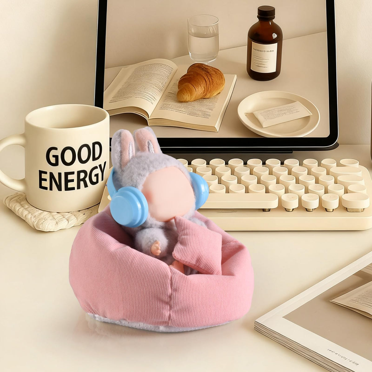 Ciunura Doll Seat for LABUBU – Handmade Pink Bean Bag Sofa with Blue Earphone (17 cm) | Anti-Slip Bottom