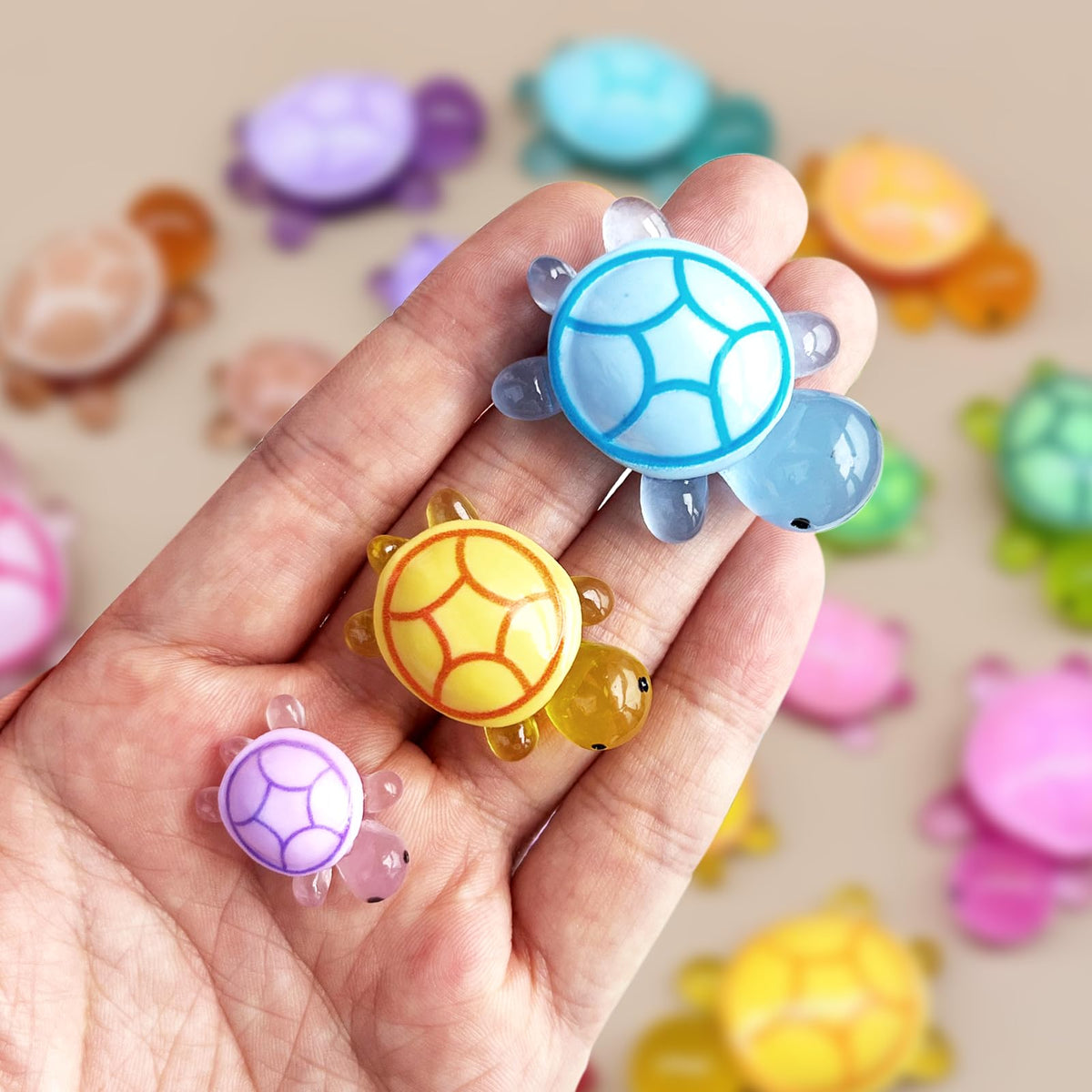 Cntjv 30 Pcs Mixed Mini Resin Turtles – Glow-in-The-Dark Ocean Figurines for Dollhouses & Gardens
