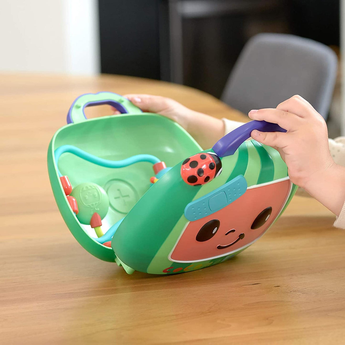 CoComelon Official Musical Checkup Case with Doctor Accessories – Plays Doctor Checkup Song