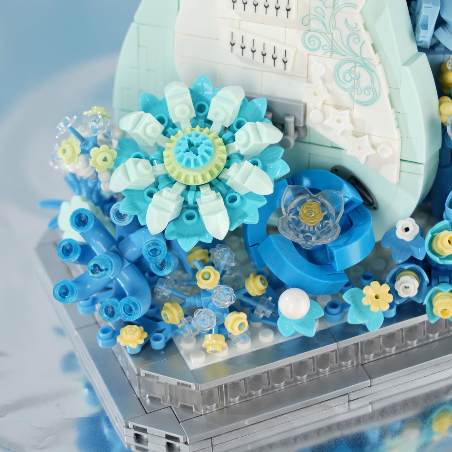 ConLinktion Flower Bouquet Guitar Building Blocks Set – 1125 Pcs LED Bass Kit