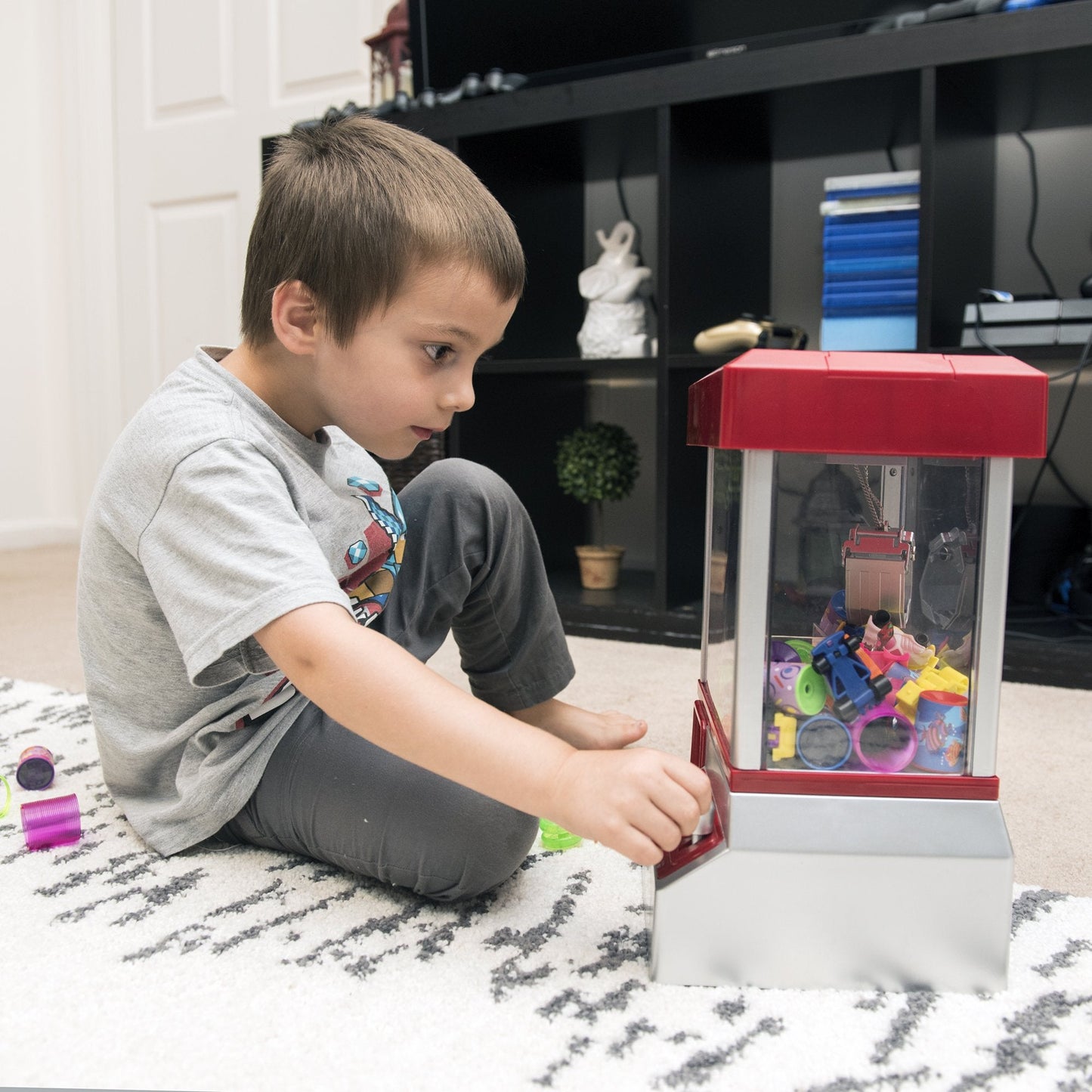 Constructive Playthings Carnival Crane Claw Game – Arcade Fun for Ages 8+
