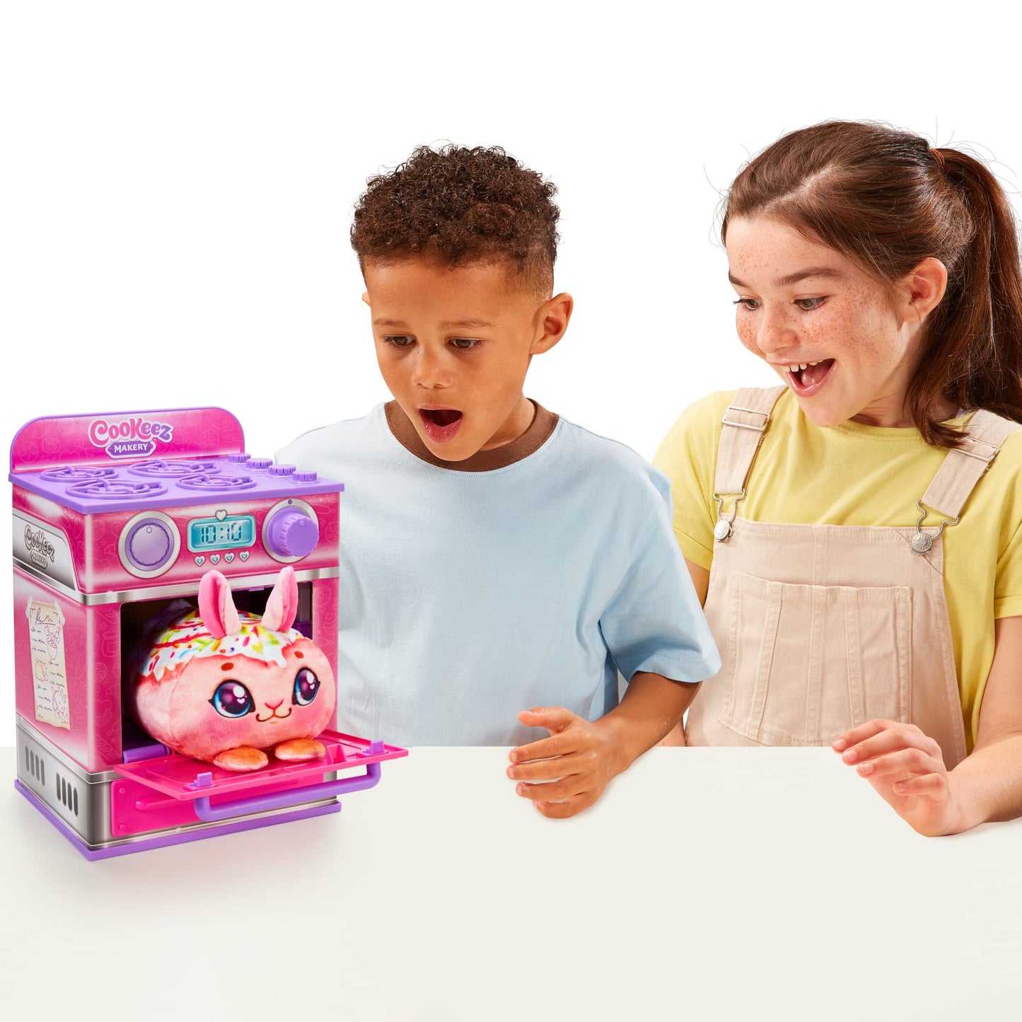 Cookeez Makery Cinnamon Treatz Oven – Interactive Bake & Reveal Plush