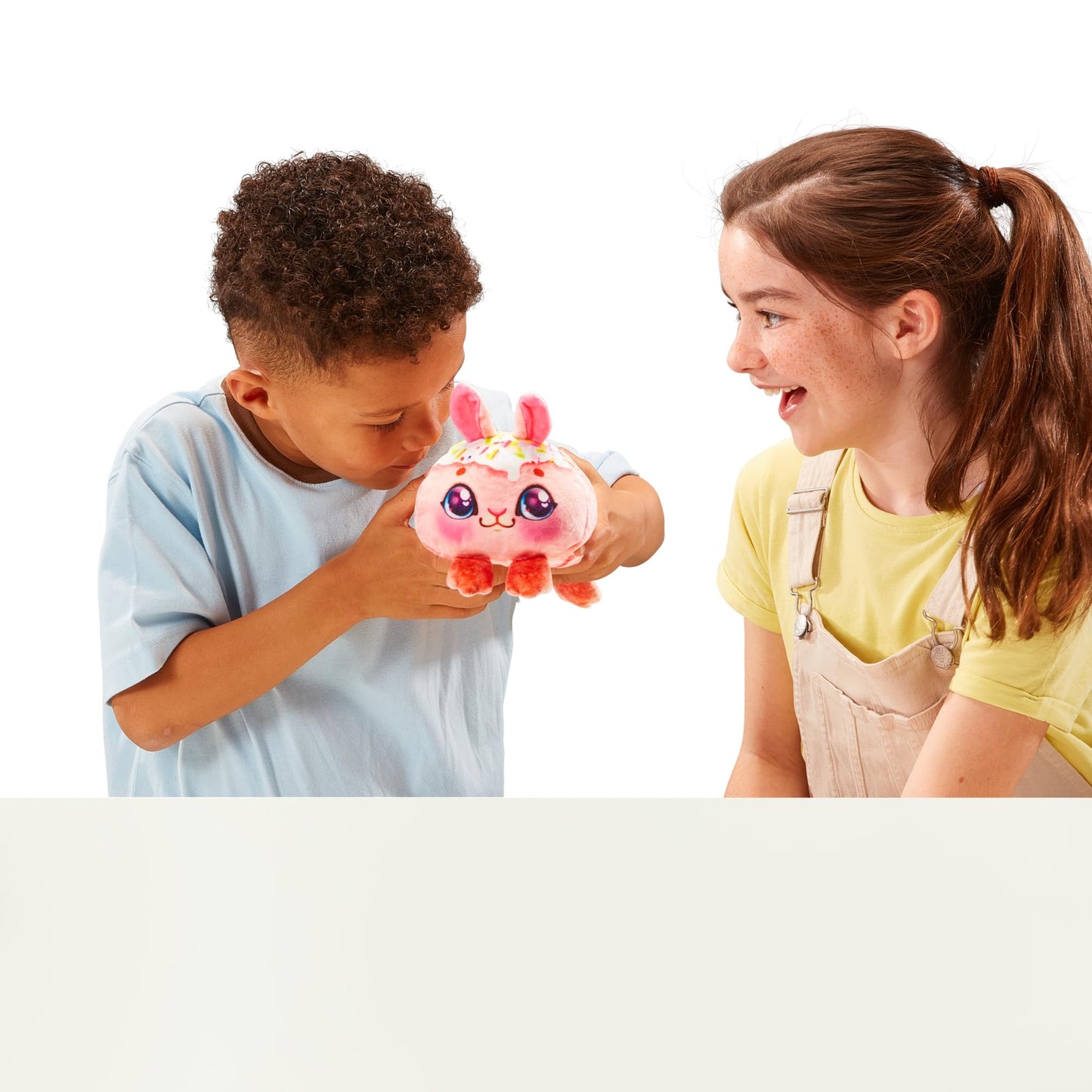 Cookeez Makery Cinnamon Treatz Oven – Interactive Bake & Reveal Plush