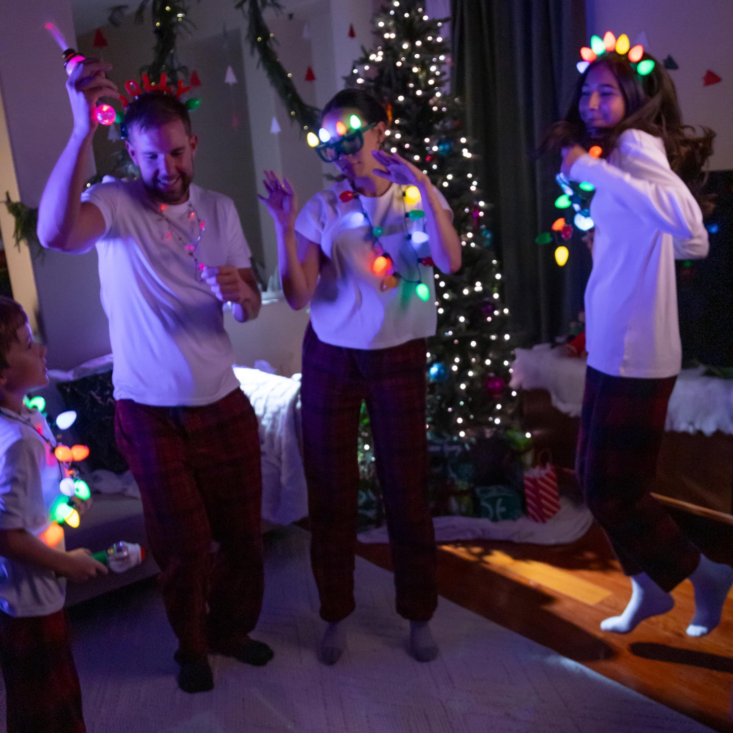 Cool Things Corp Light Up Christmas Necklace & Headband Set (4pc) – LED Holiday Accessories