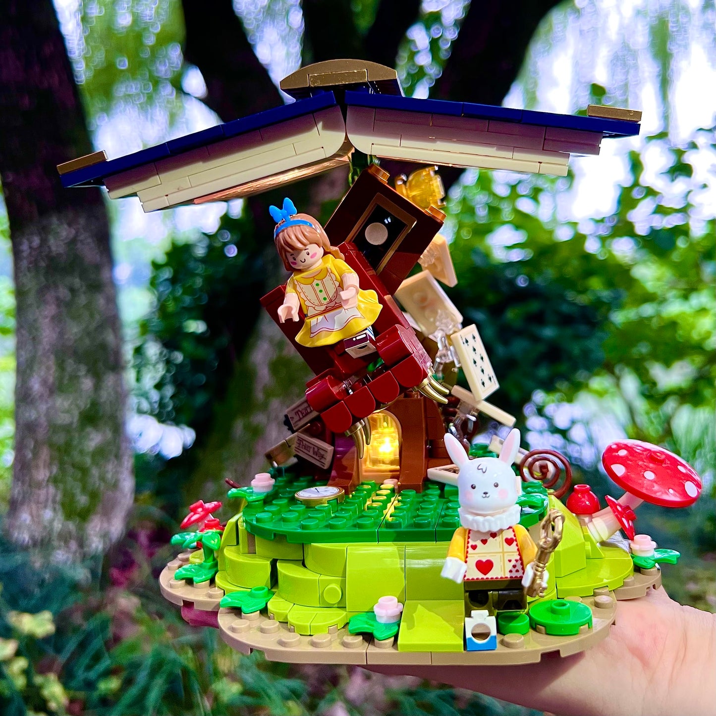 CoPlanaire Alice in Wonderland Building Blocks Set – Collective Edition | Desk Decor & Gift