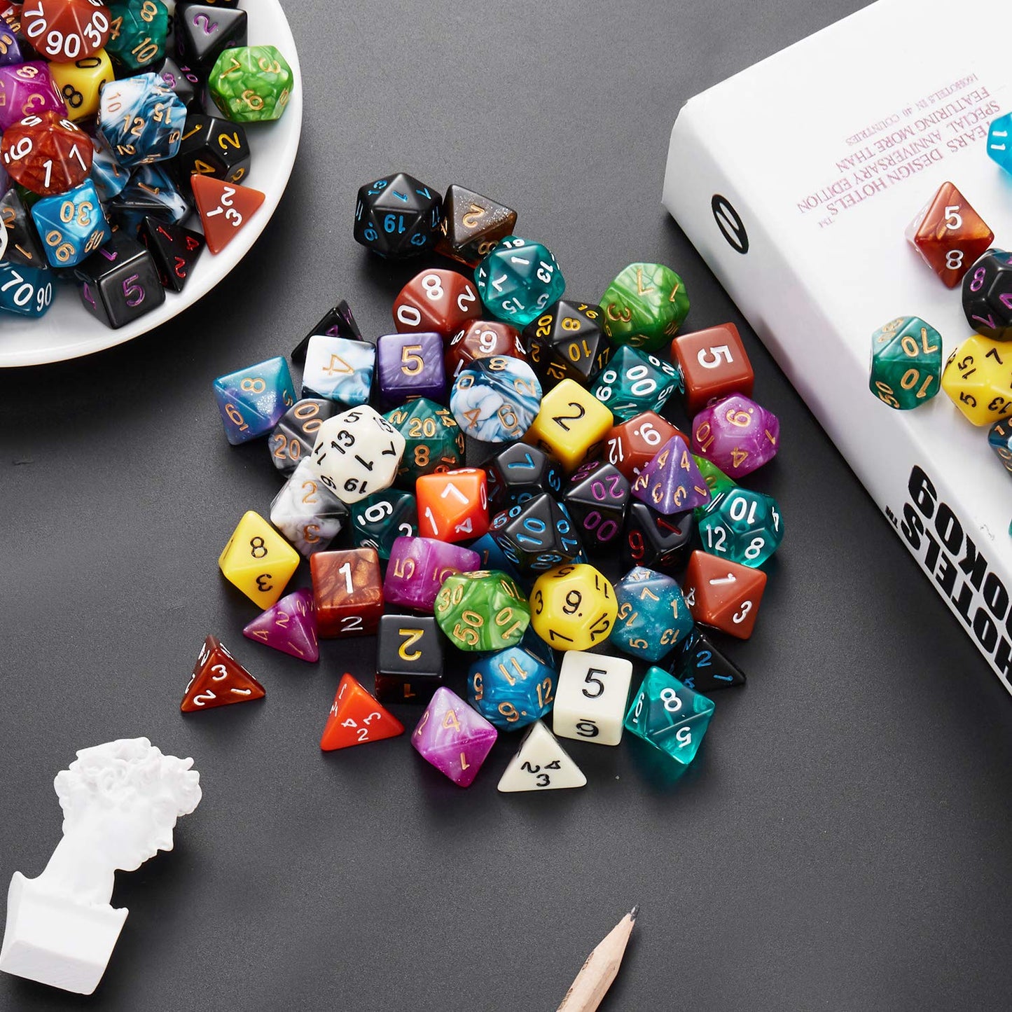Coyeekn DND Dice Set — 140-Piece Polyhedral Dice in 20 Colors with Large Velvet Drawstring Bag