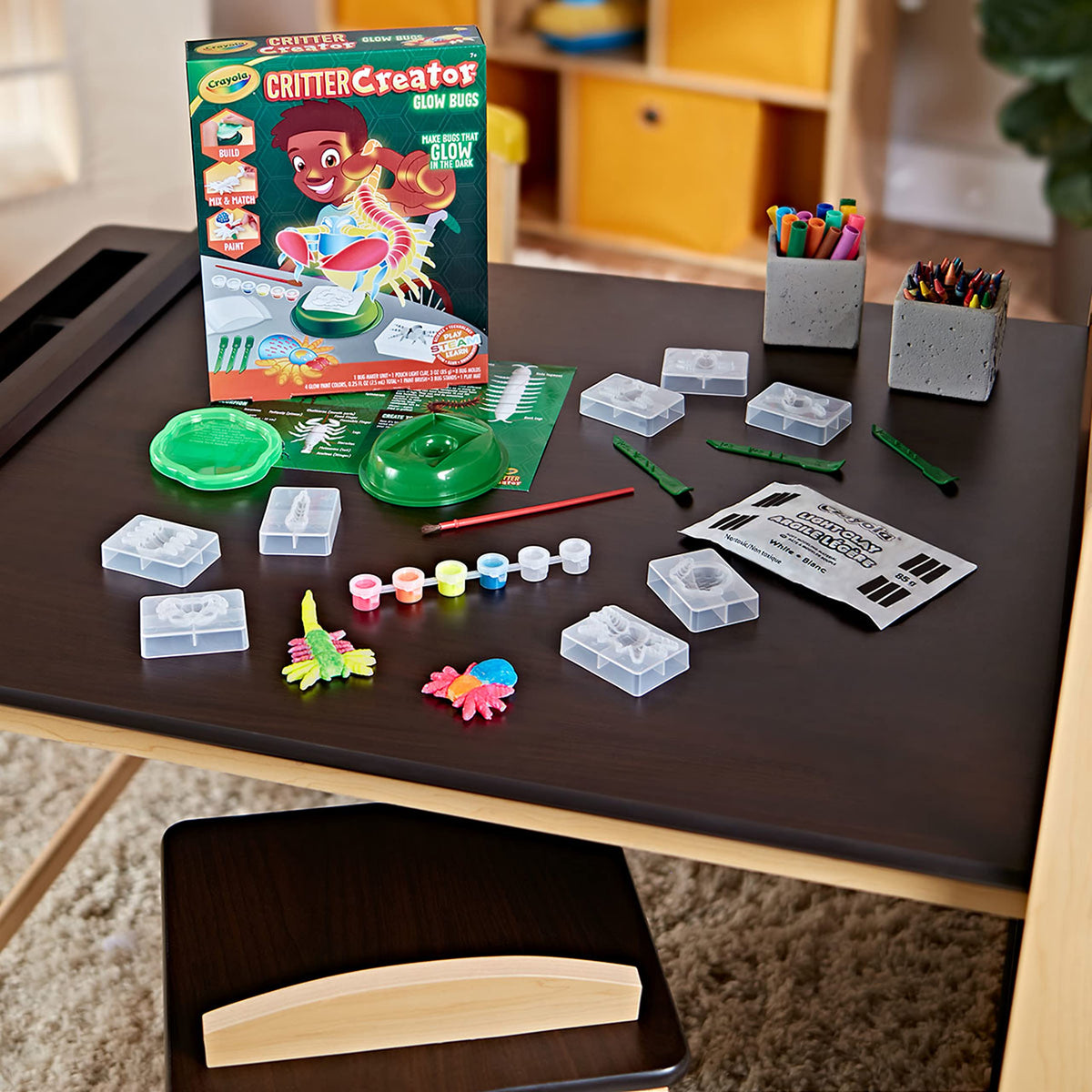 Crayola Glow in the Dark Critter Creator Kit for Kids 7+ | Glow Bug Molds, Clay & Paint
