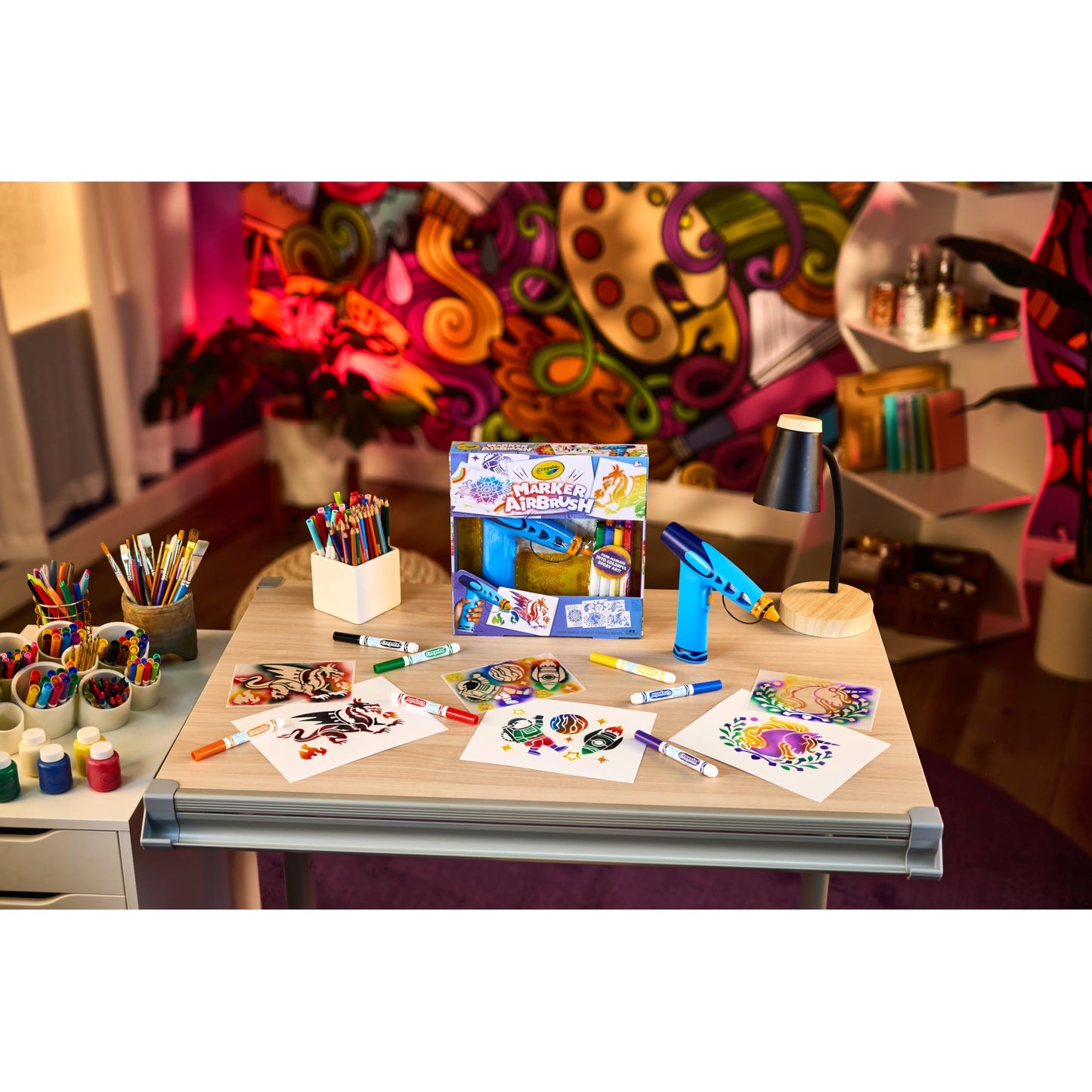 Crayola Marker Airbrush Art Kit – Kids' Spray Art Set with 8 Washable Markers & 5 Stencils