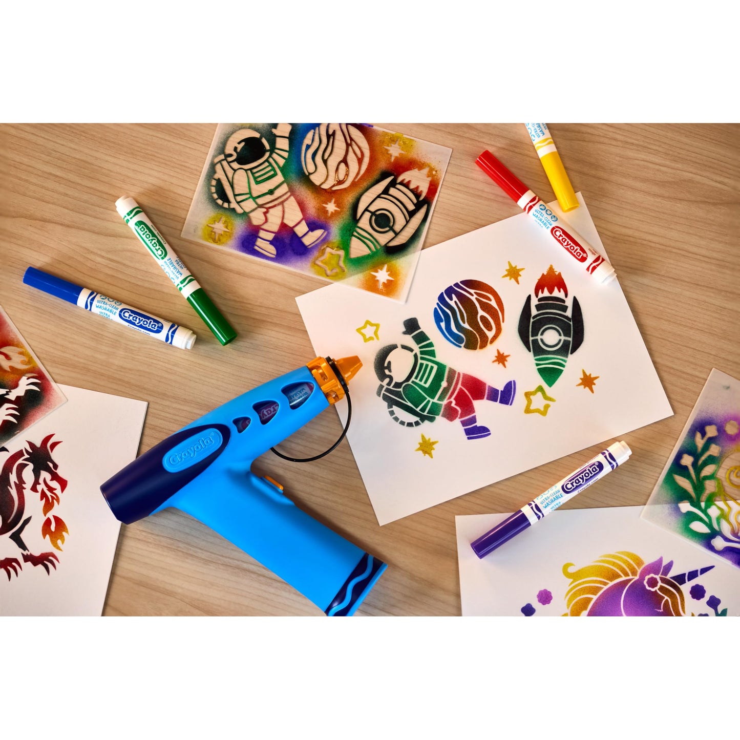 Crayola Marker Airbrush Art Kit – Kids' Spray Art Set with 8 Washable Markers & 5 Stencils