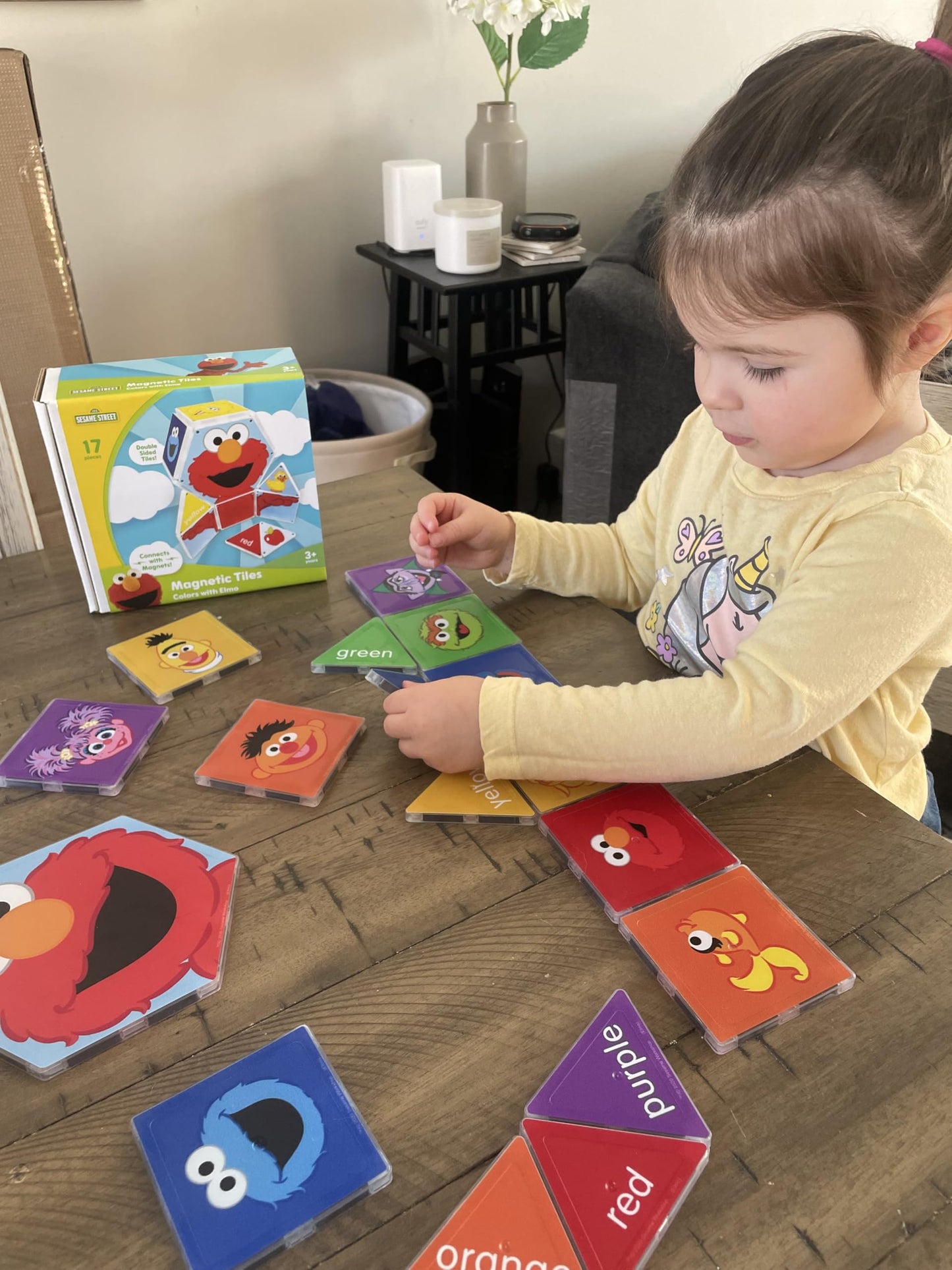 CreateOn Sesame Street Magnetic Tiles – Elmo & Friends, 17 Pieces, Ages 3+