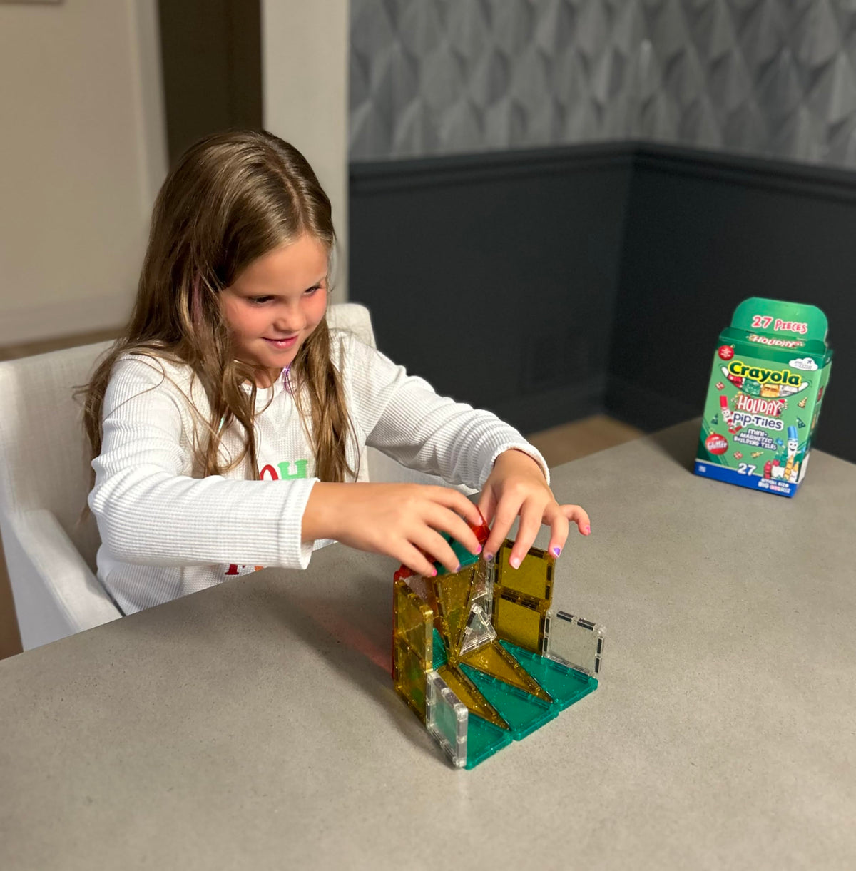 CreateOn Crayola Glitter PIP Magnetic Tiles – 27-Piece Travel STEM Building Toy for Kids