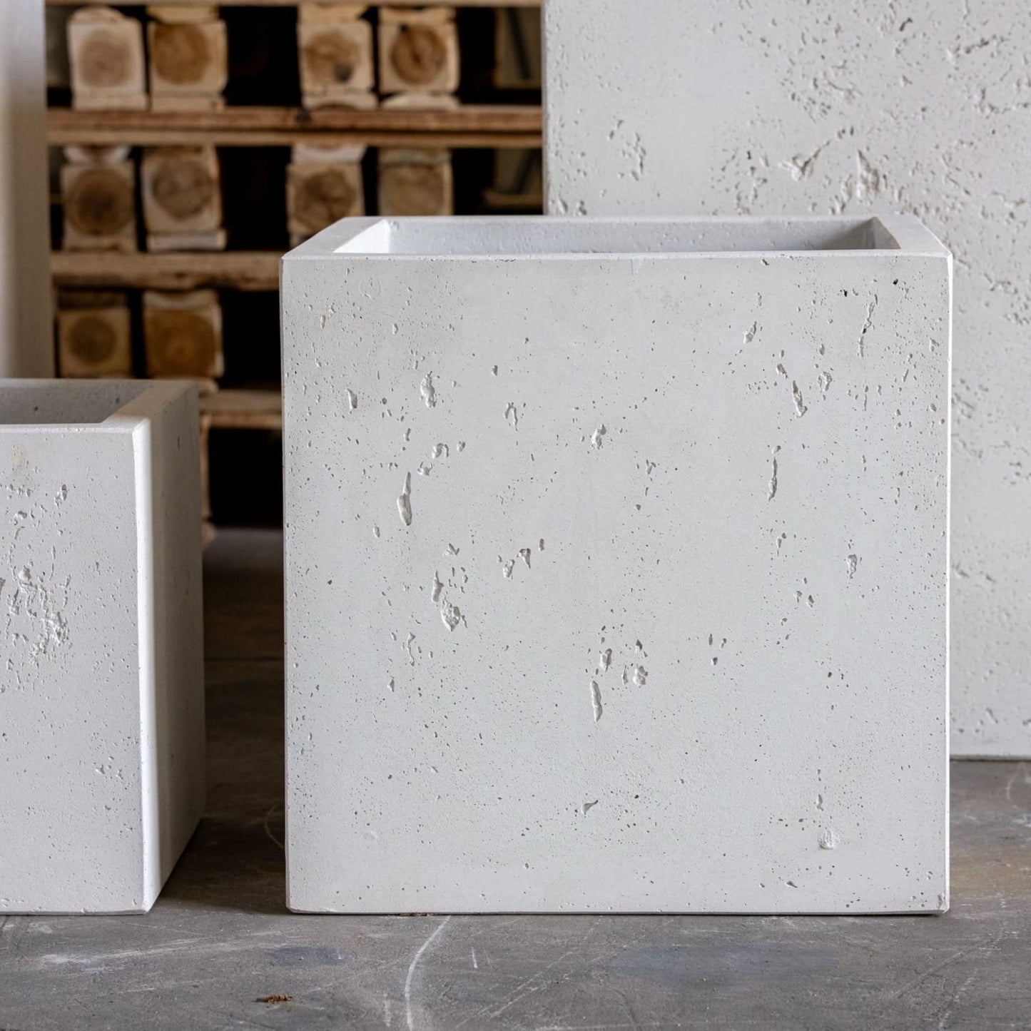 Cubrosa | White Mist – 100cm XXL Square Concrete Planter – 782L Large Outdoor Plant Pot