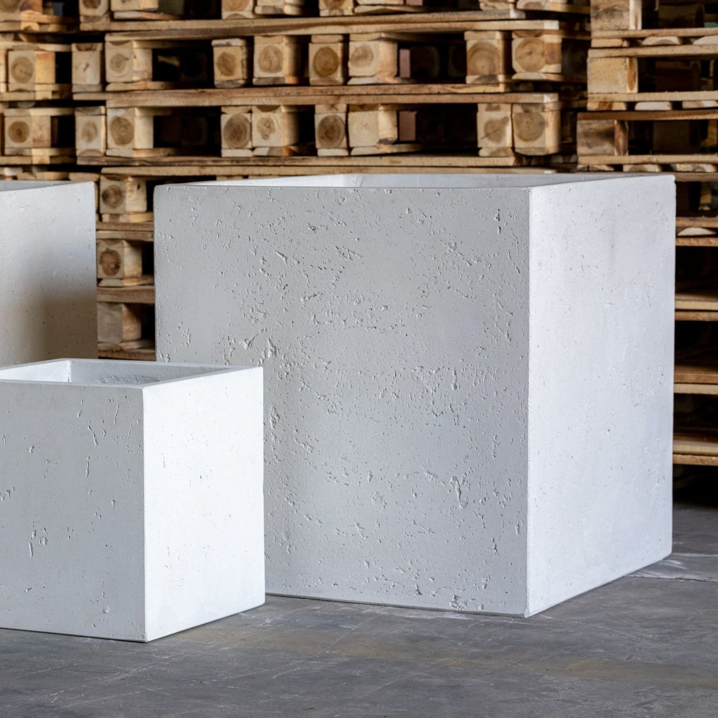 Cubrosa | White Mist – 40cm Medium Square Concrete Planter – 38L Outdoor Indoor Pot