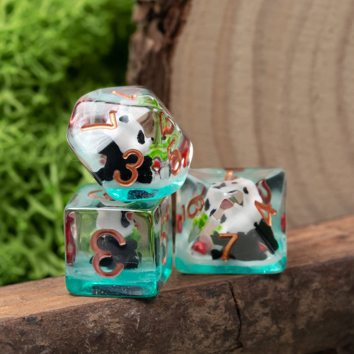 Cusdie 7-Die DND Dice Set – Panda Inside Resin Polyhedral Dice