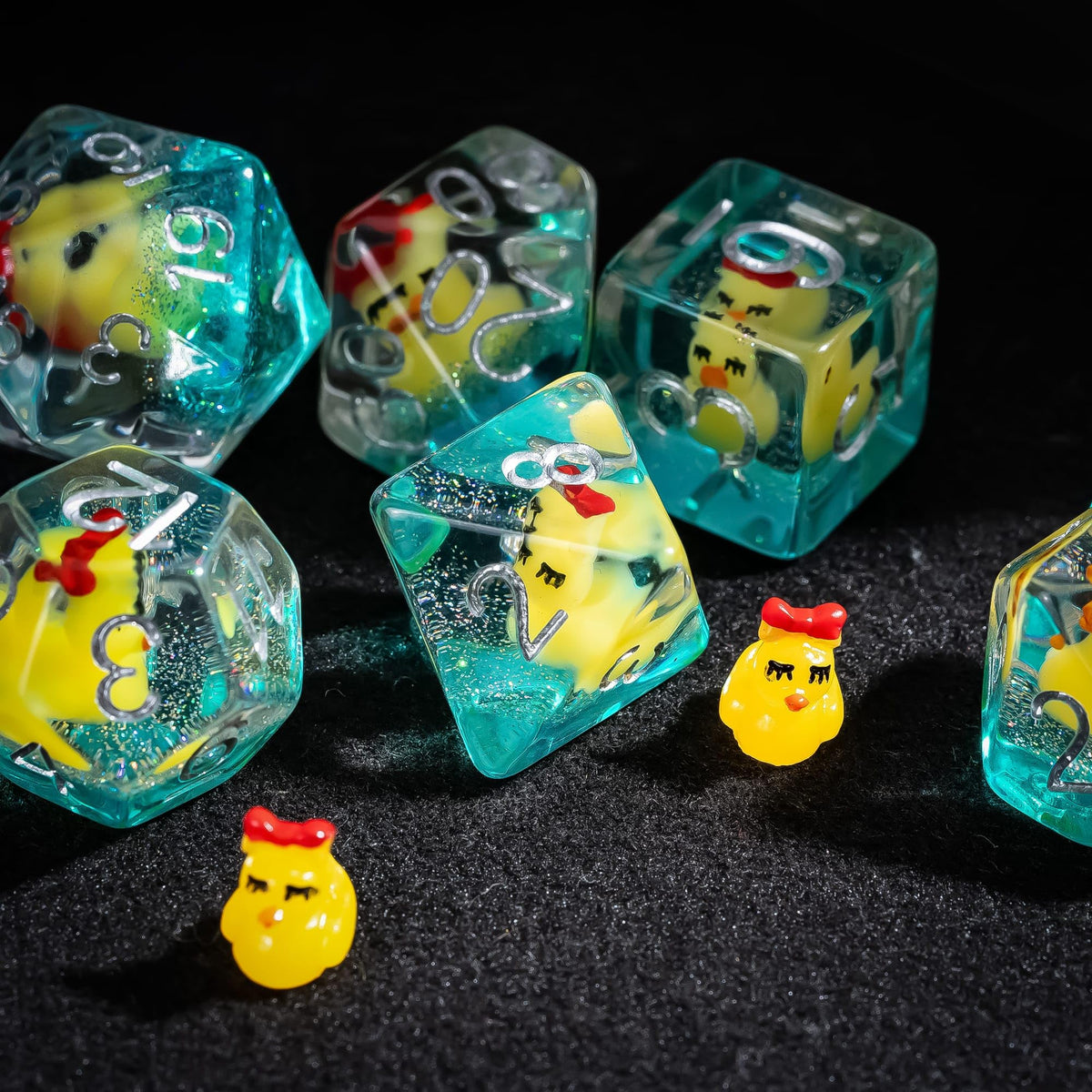 Cusdie DND Dice Set - 7-Piece Transparent Dice with Bow-Tied Yellow Duck, Velvet Pouch