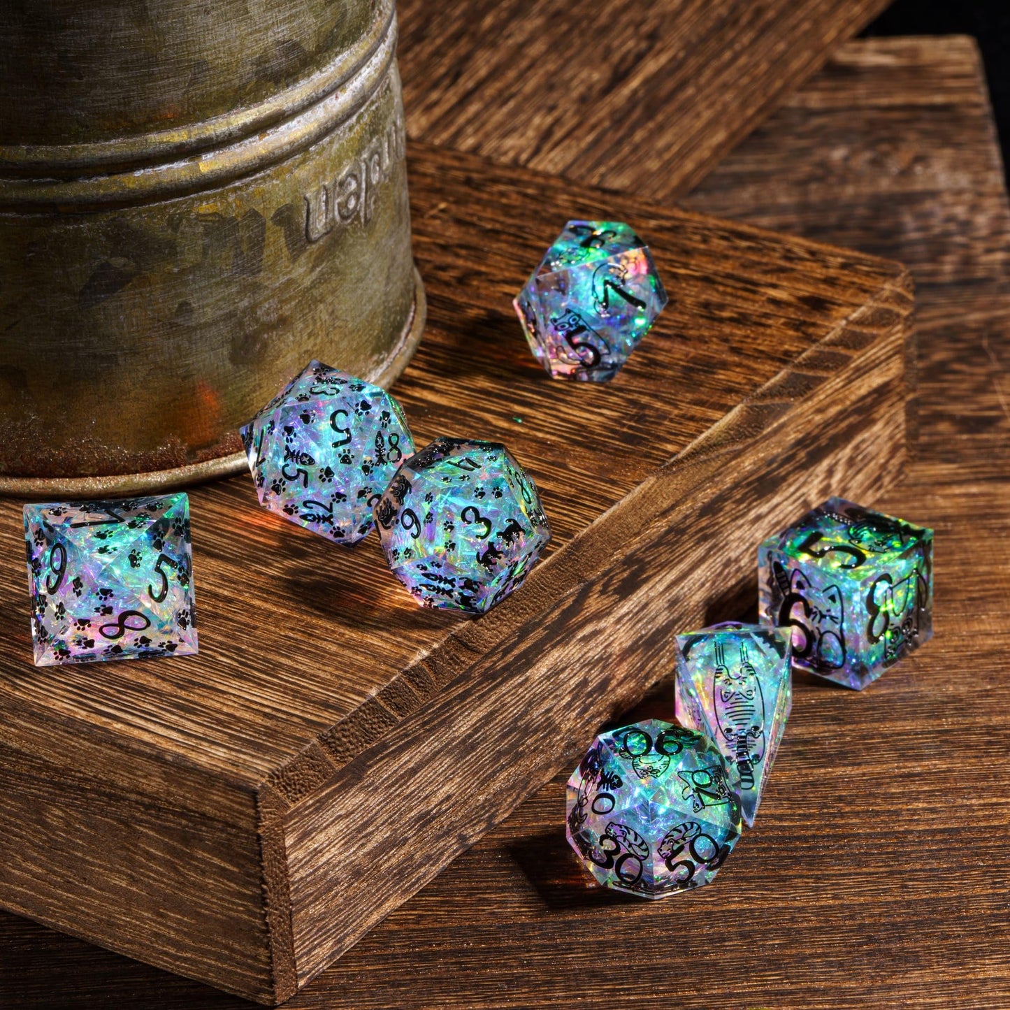 Cusdie 7-Die Sharp Edges DND Dice Set with Cat Pattern