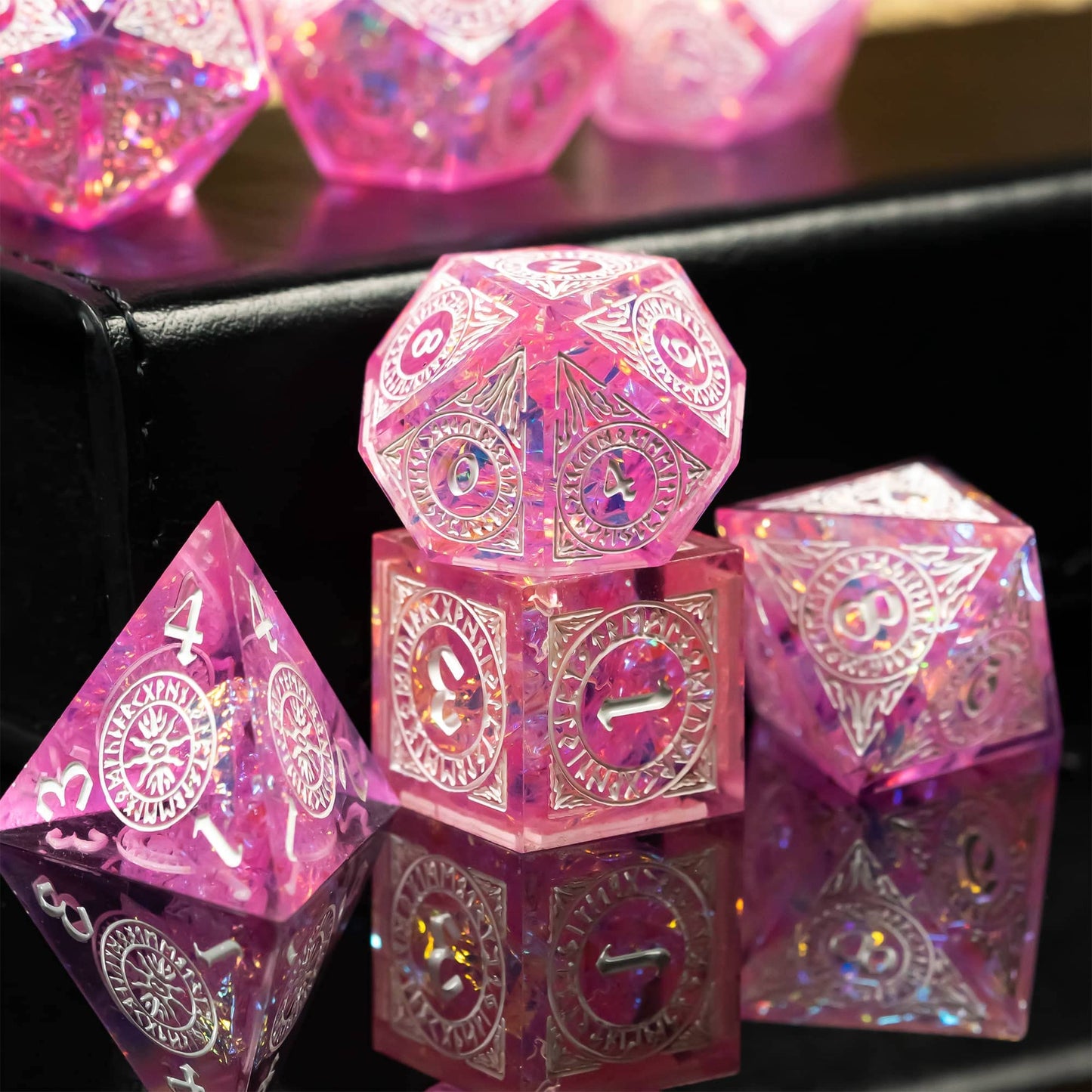 Cusdie 7-Piece Pink DND Dice Set – Sharp Edges, Handcrafted Rune-Inspired Resin Dice