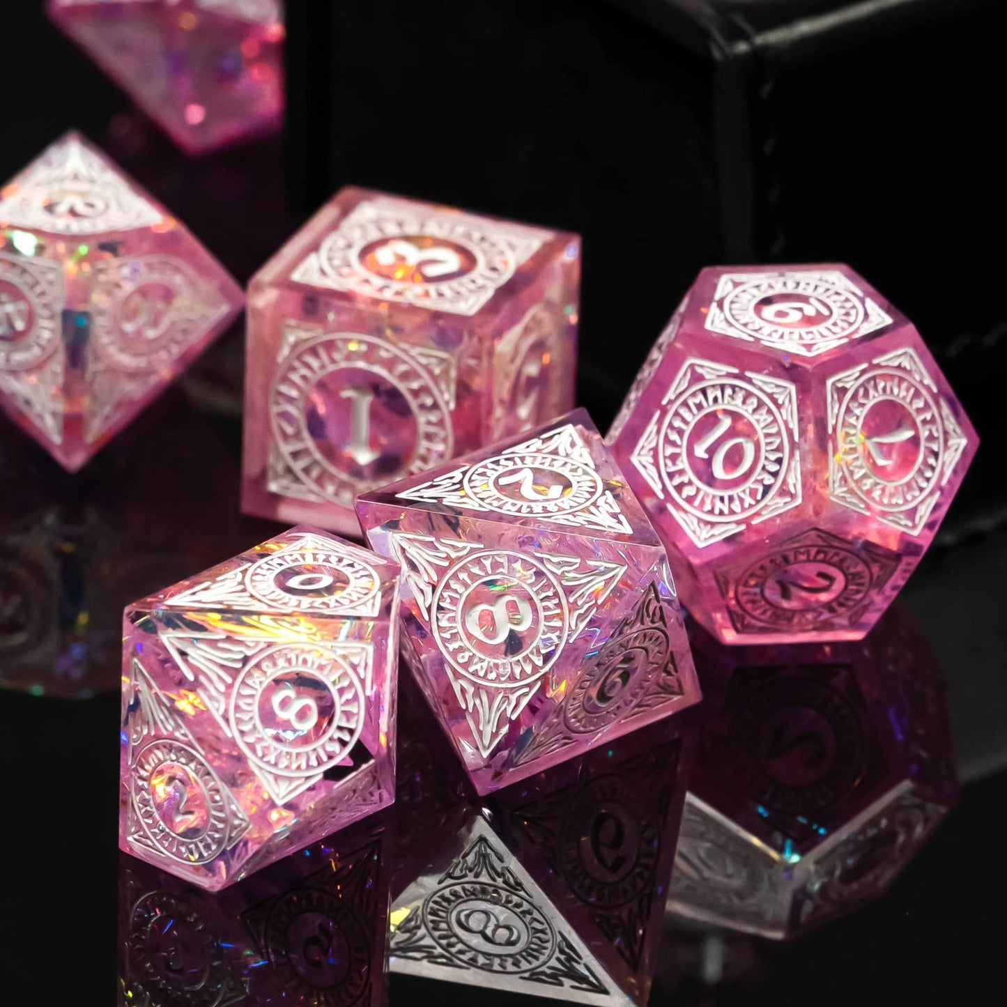 Cusdie 7-Piece Pink DND Dice Set – Sharp Edges, Handcrafted Rune-Inspired Resin Dice