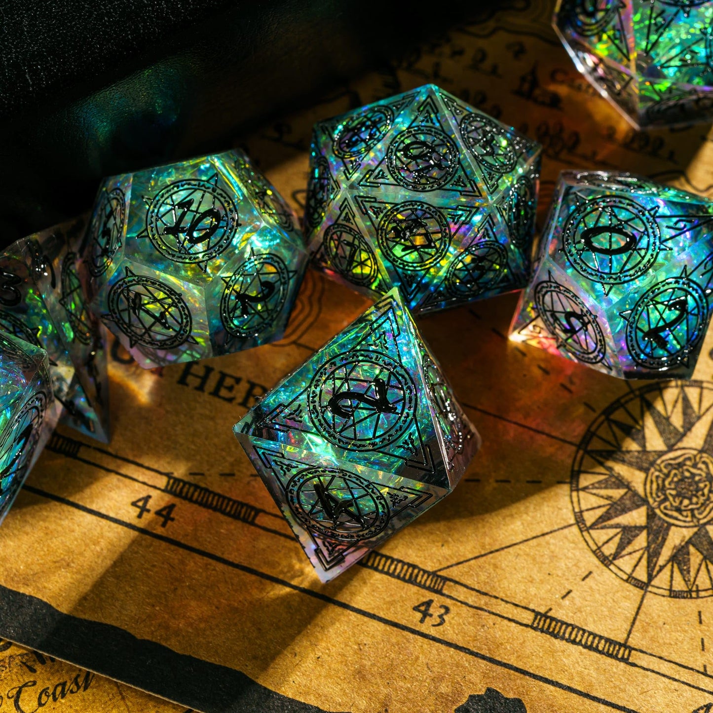 Cusdie 7-Die Sharp Edges D&D Dice Set — Magic Circle Pattern Polyhedral Dice for TTRPGs