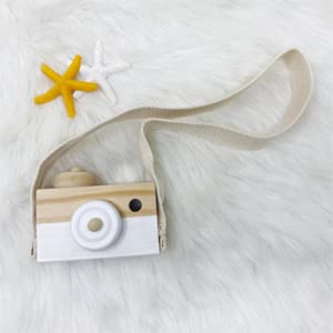 Cynzia Baby Toy Wooden Mini Camera — Battery-Free Neck-Hanging Photo Prop for Babies and Kids