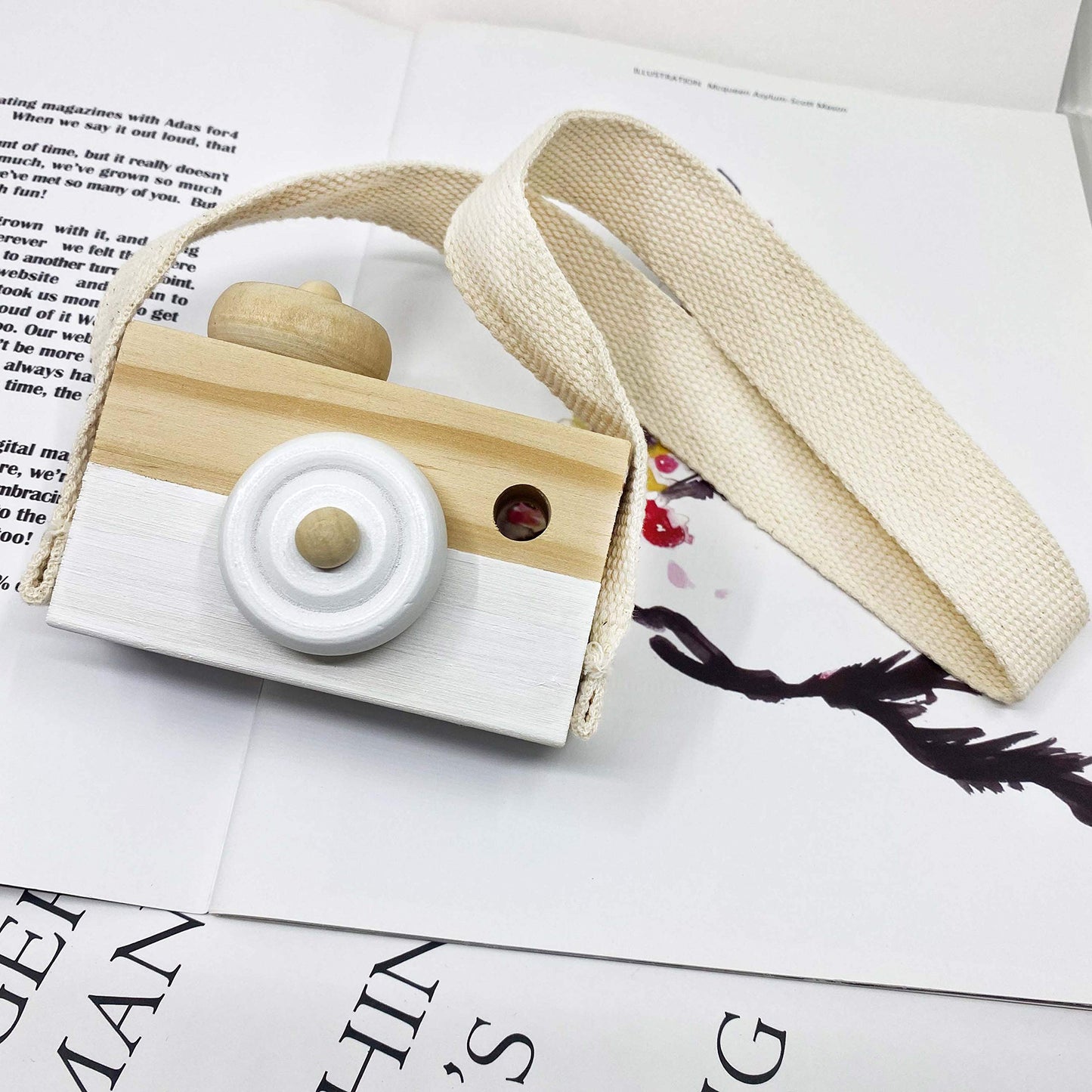 Cynzia Baby Toy Wooden Mini Camera — Battery-Free Neck-Hanging Photo Prop for Babies and Kids