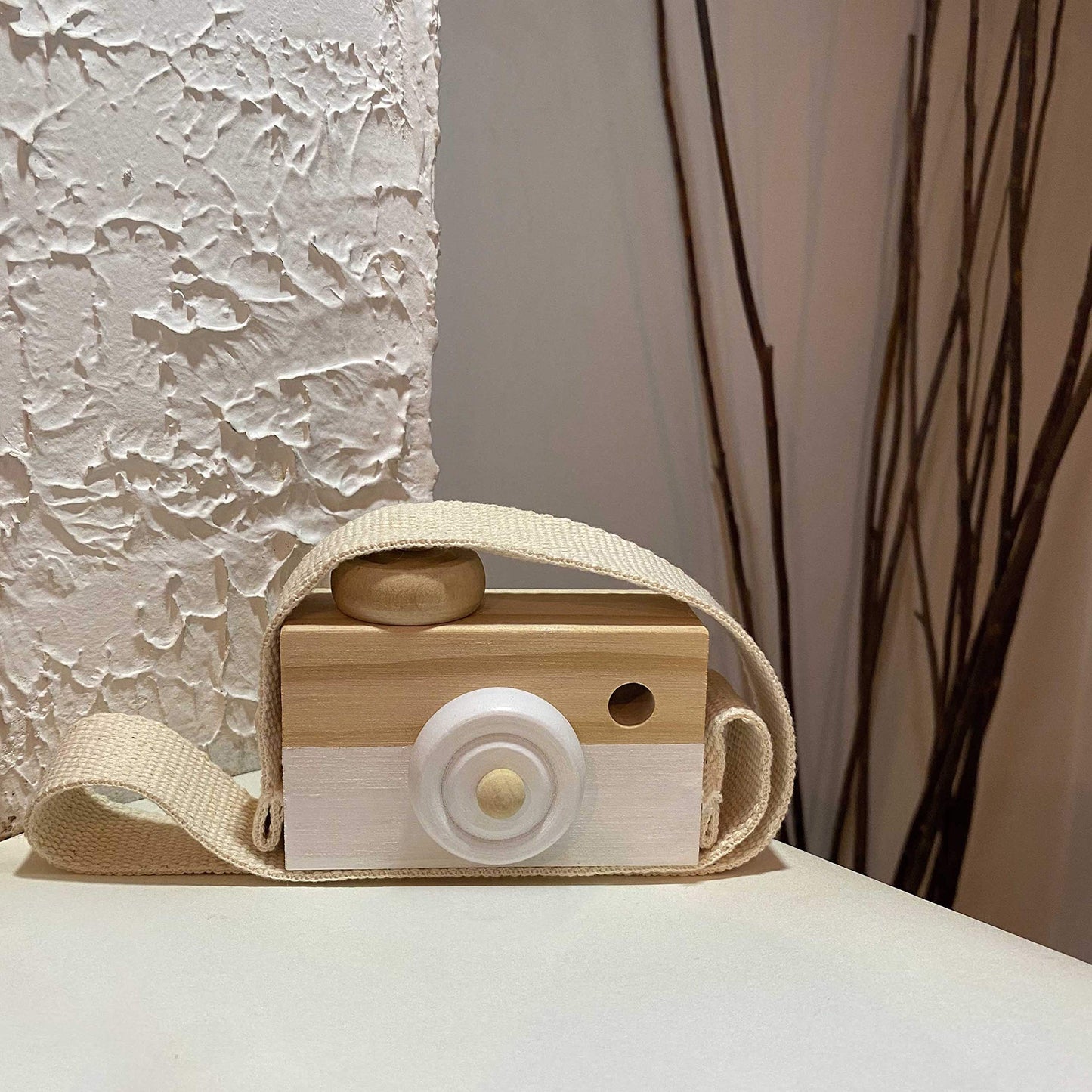 Cynzia Baby Toy Wooden Mini Camera — Battery-Free Neck-Hanging Photo Prop for Babies and Kids