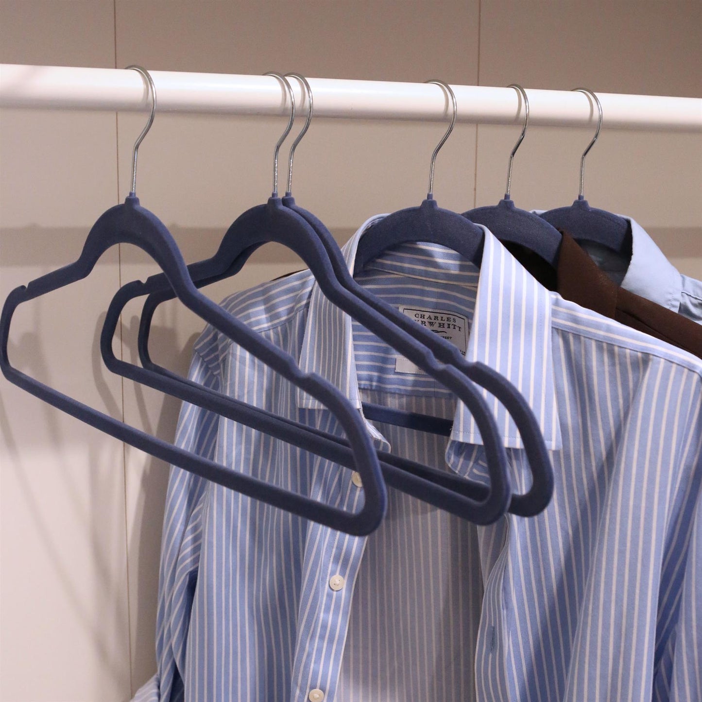 Non-Slip Velvet Hangers - 45cm - Pack of 25