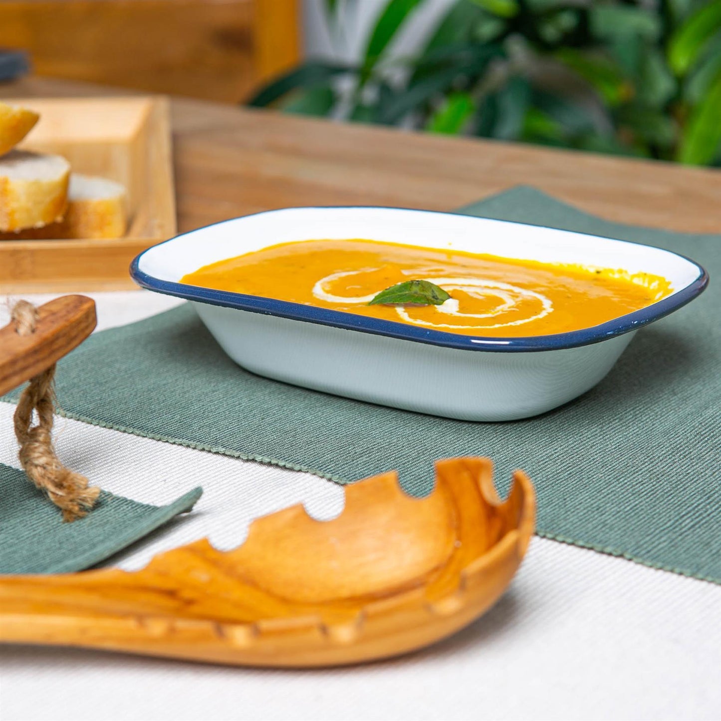 20cm White Enamel Pie Dish