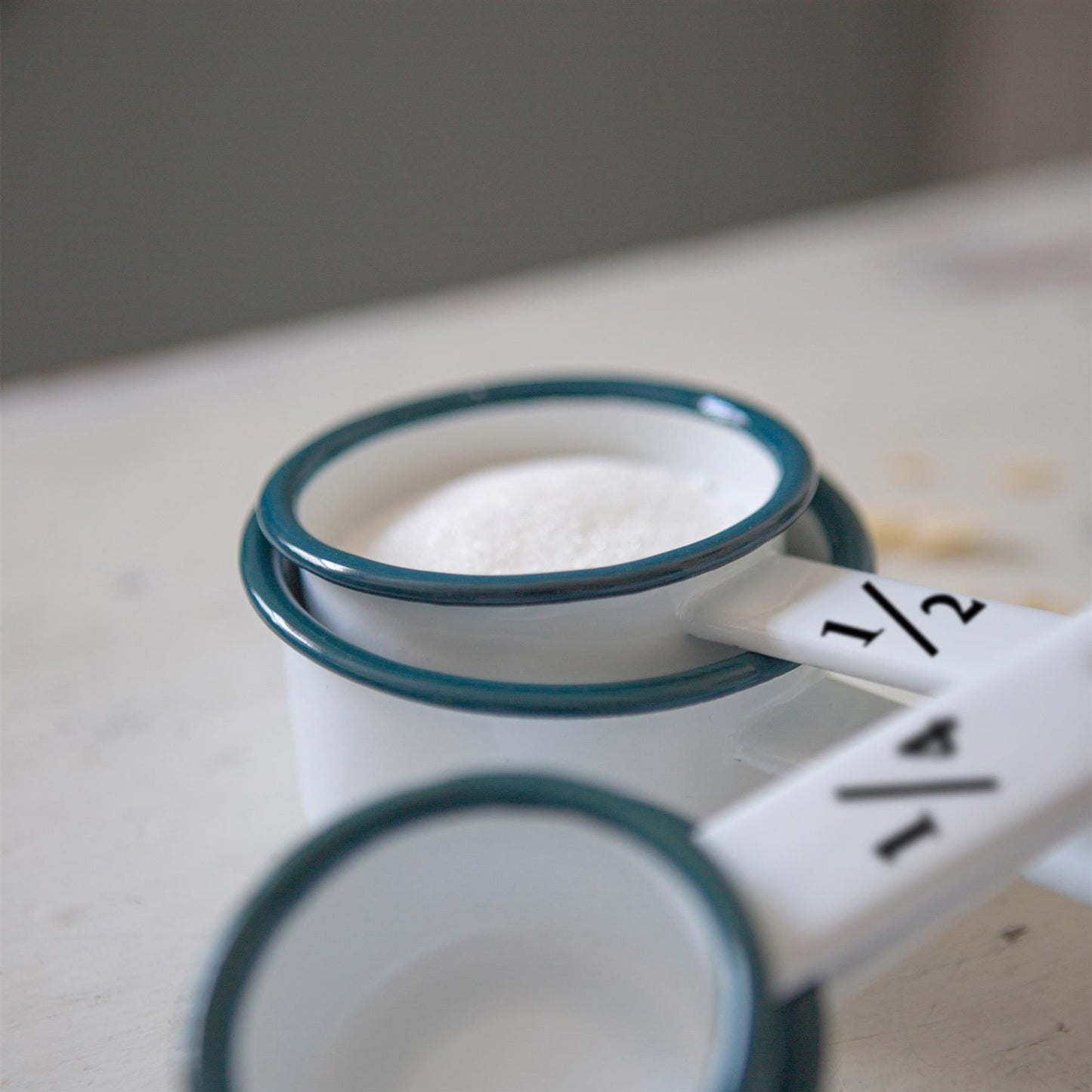 4pc White Enamel Measuring Cups Set