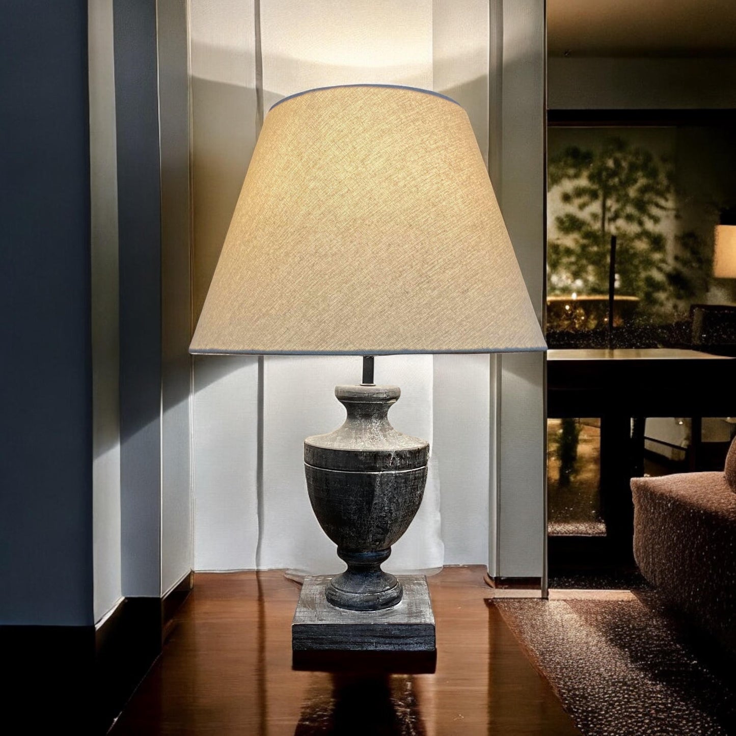 37CM TRADITIONAL LAMP AND SHADE