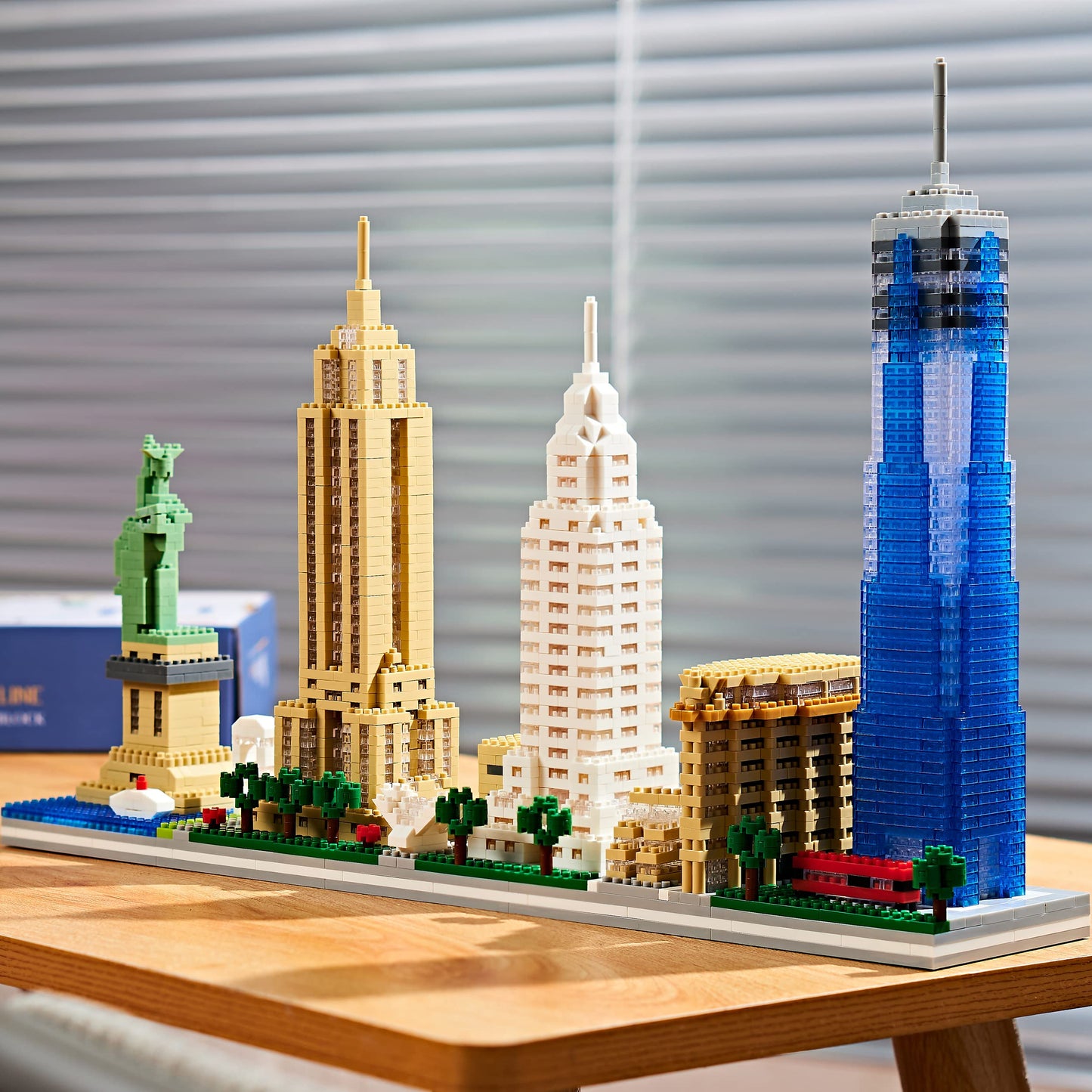 DAFDAG New York Skyline Micro Building Block Set (3452 PCS) – Home & Office Decor, Creative Gift