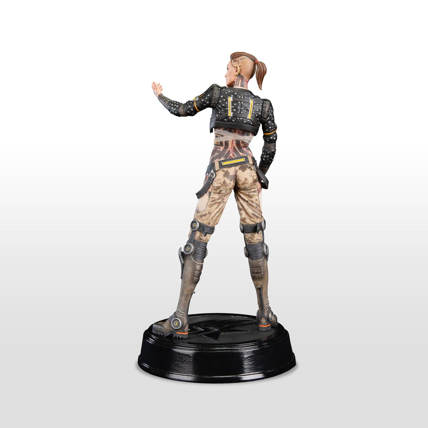 Dark Horse Deluxe Mass Effect Jack Figure – 8-Inch PVC Statue