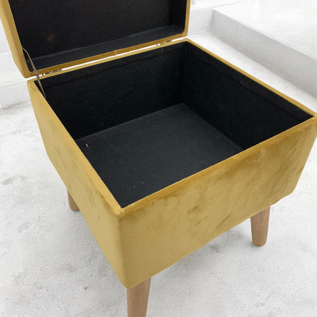 YELLOW WOODEN TRUNK FOOTSTOOL