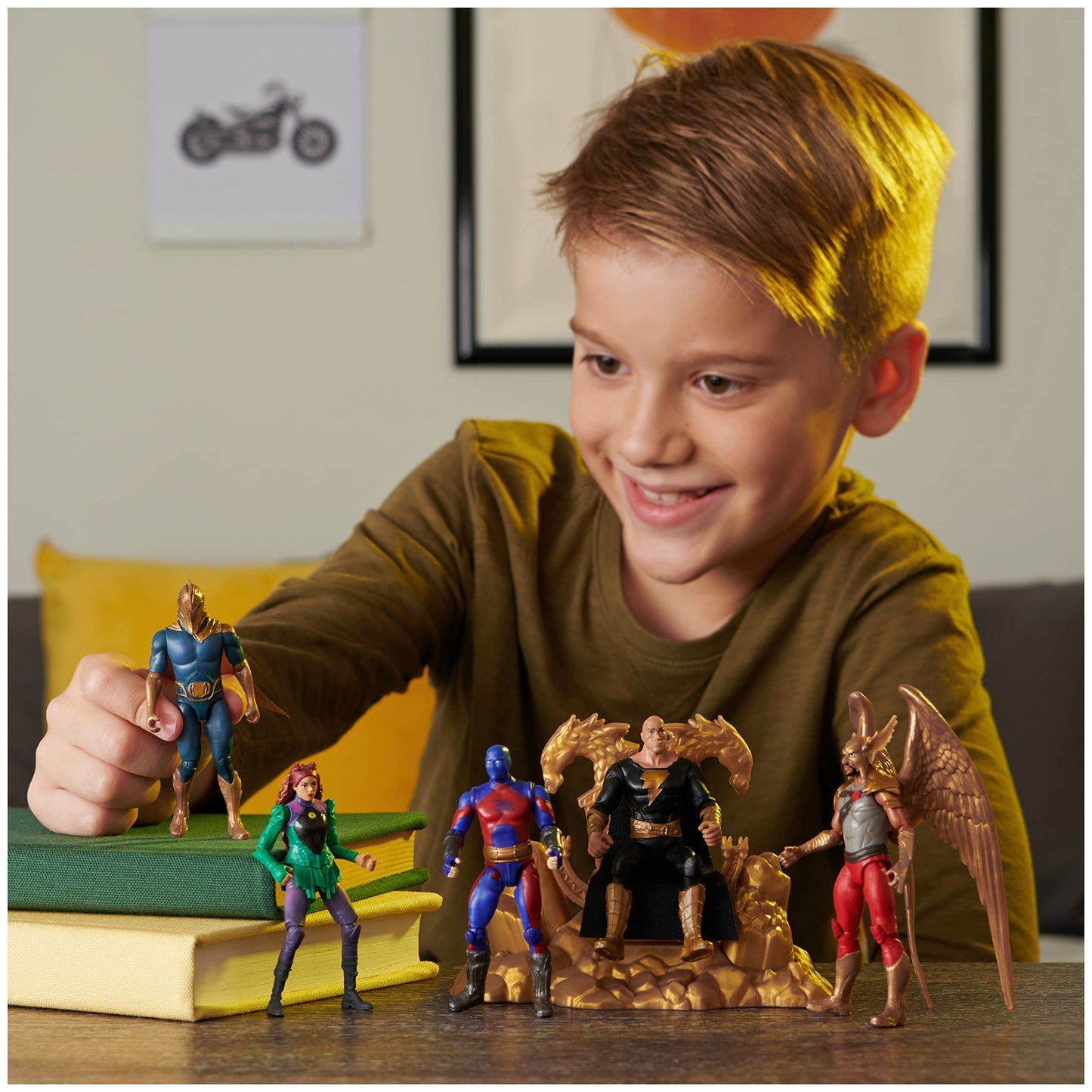 DC Comics Black Adam & Justice Society 4-Inch Figures with Exclusive Throne – Amazon Exclusive