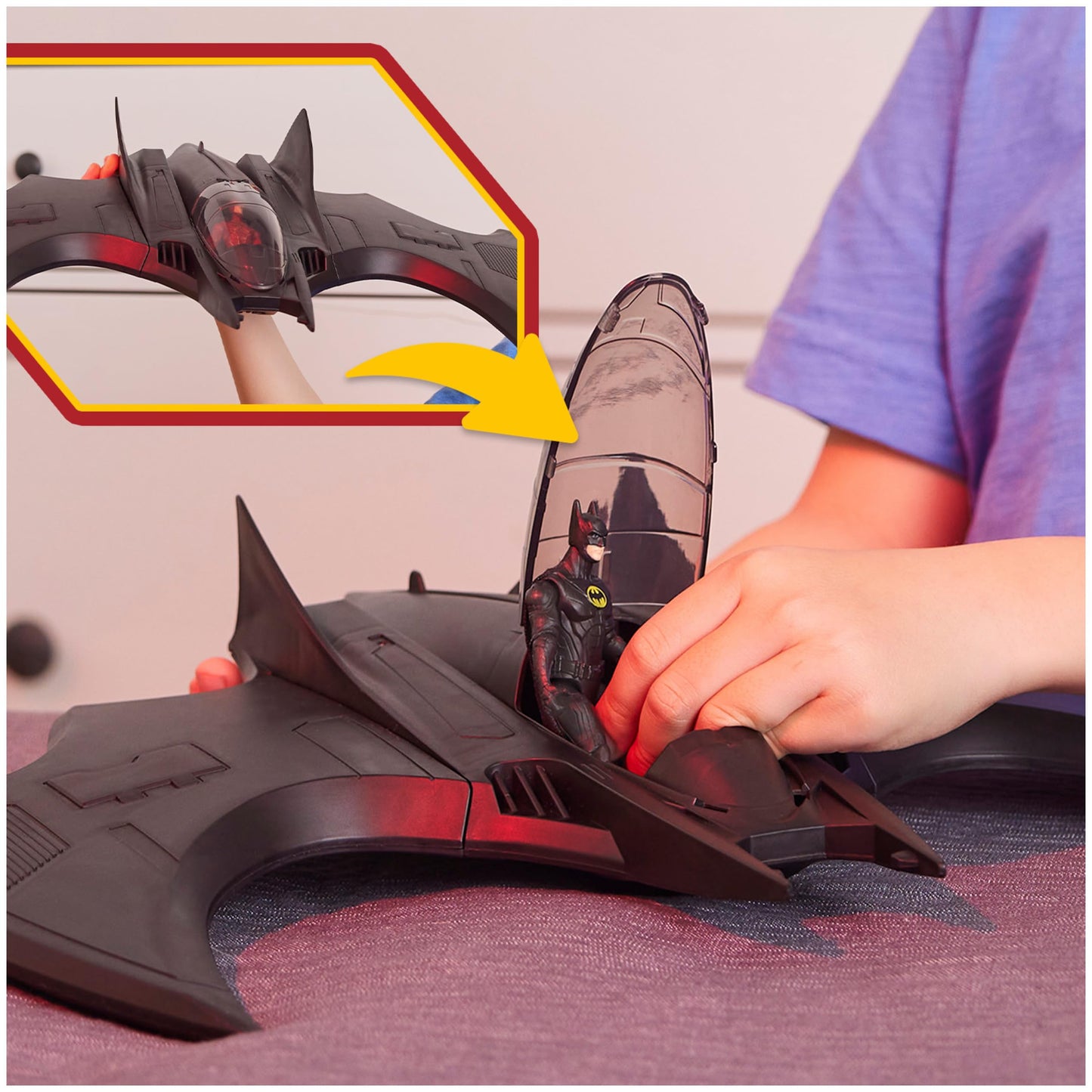 DC Comics The Flash Ultimate Batwing Set – The Flash & Batman 4-Inch Action Figures