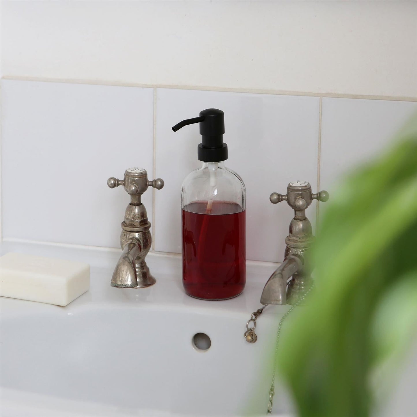2pc 500ml Glass Soap Dispenser with Black Labels & Bamboo Tray
