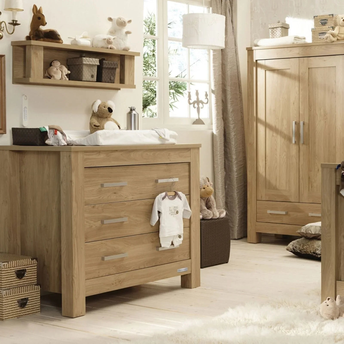 Charnwood Bordeaux Dresser & Baby Changer - Oak