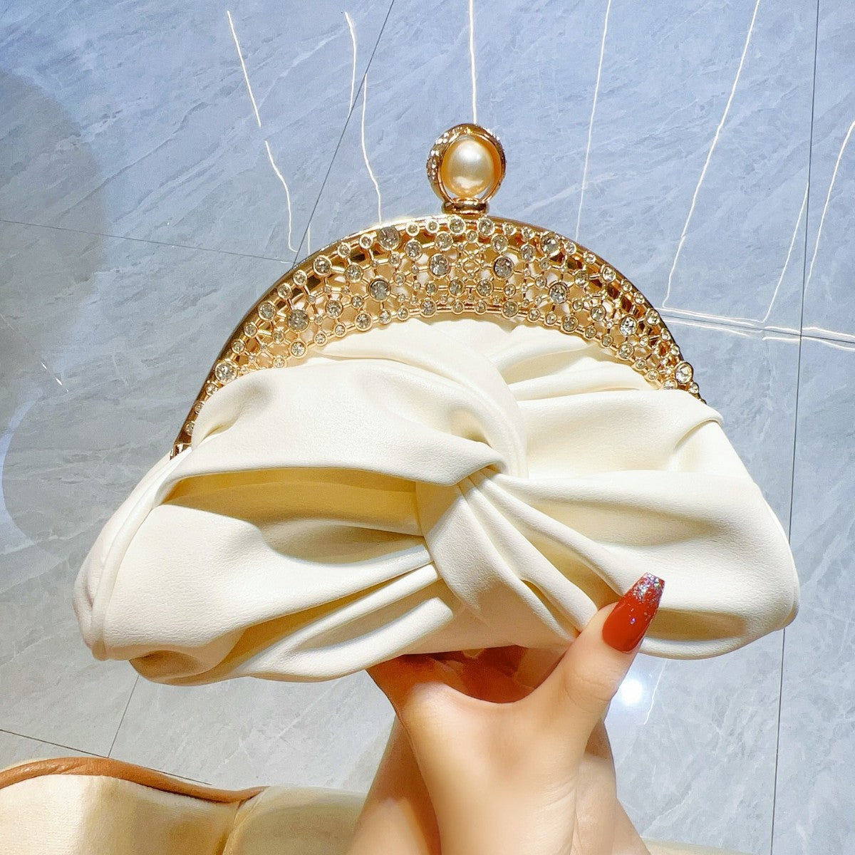 Diamond-embedded High-grade Socialite Mini Clutch