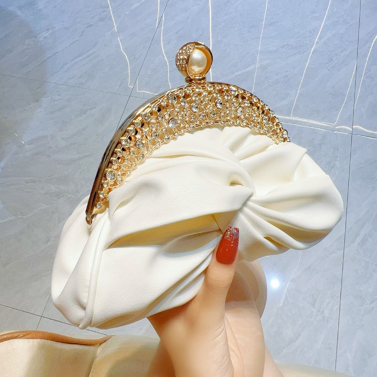 Diamond-embedded High-grade Socialite Mini Clutch