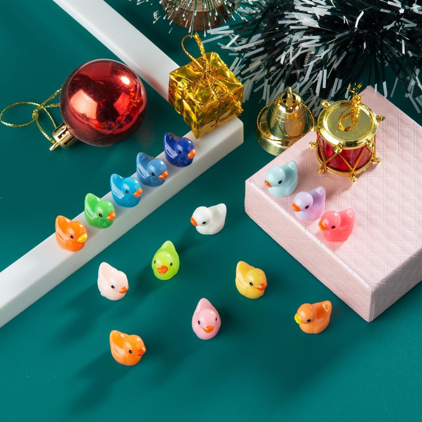 Diinokiy 200 Pcs Mini Resin Duck Figures – Colorful DIY Miniatures for Crafts