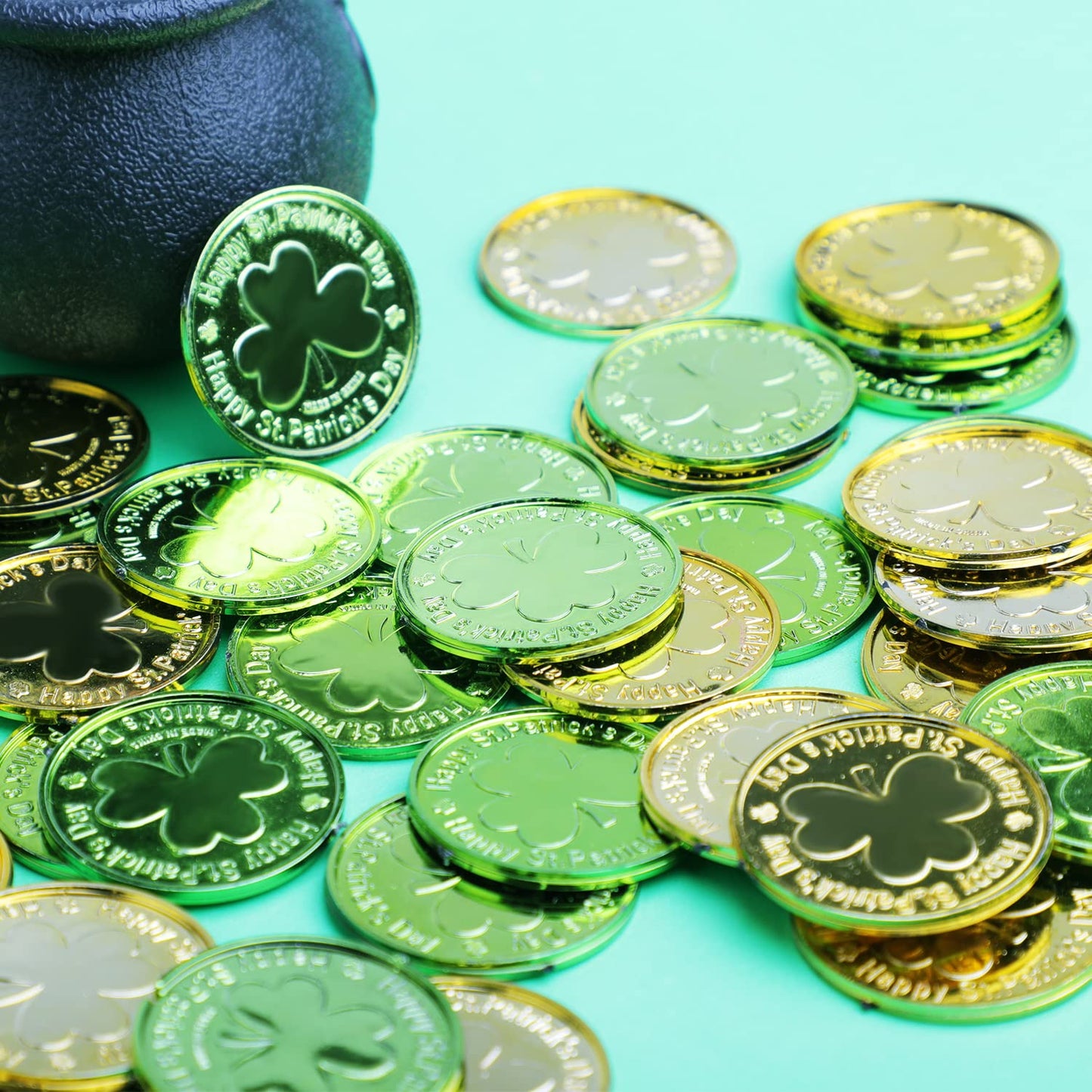 DIYASY St. Patrick's Shamrock Good Luck Coins – 144 Plastic 3-Leaf Clover Tokens in Green & Gold