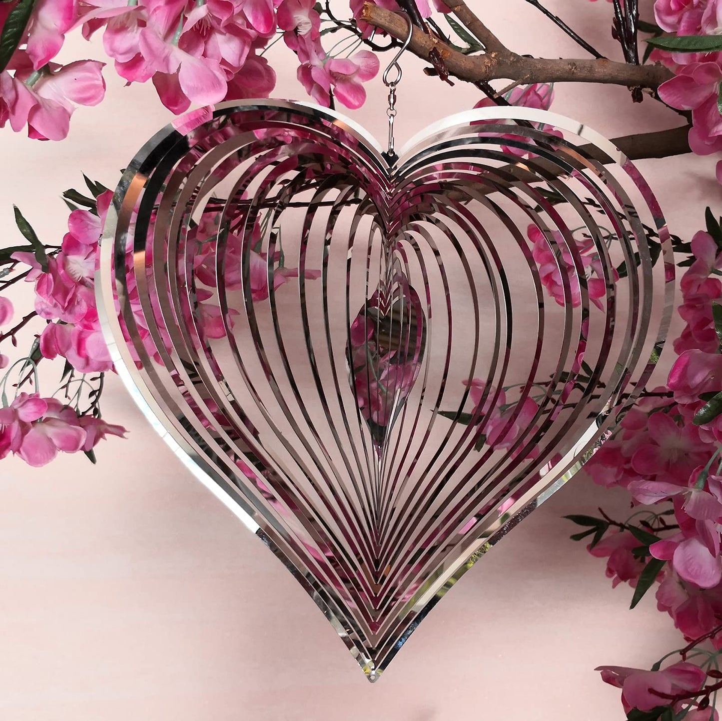DJUAN Silver Heart Wind Spinner – Outdoor Metal Decoration for Yard & Garden