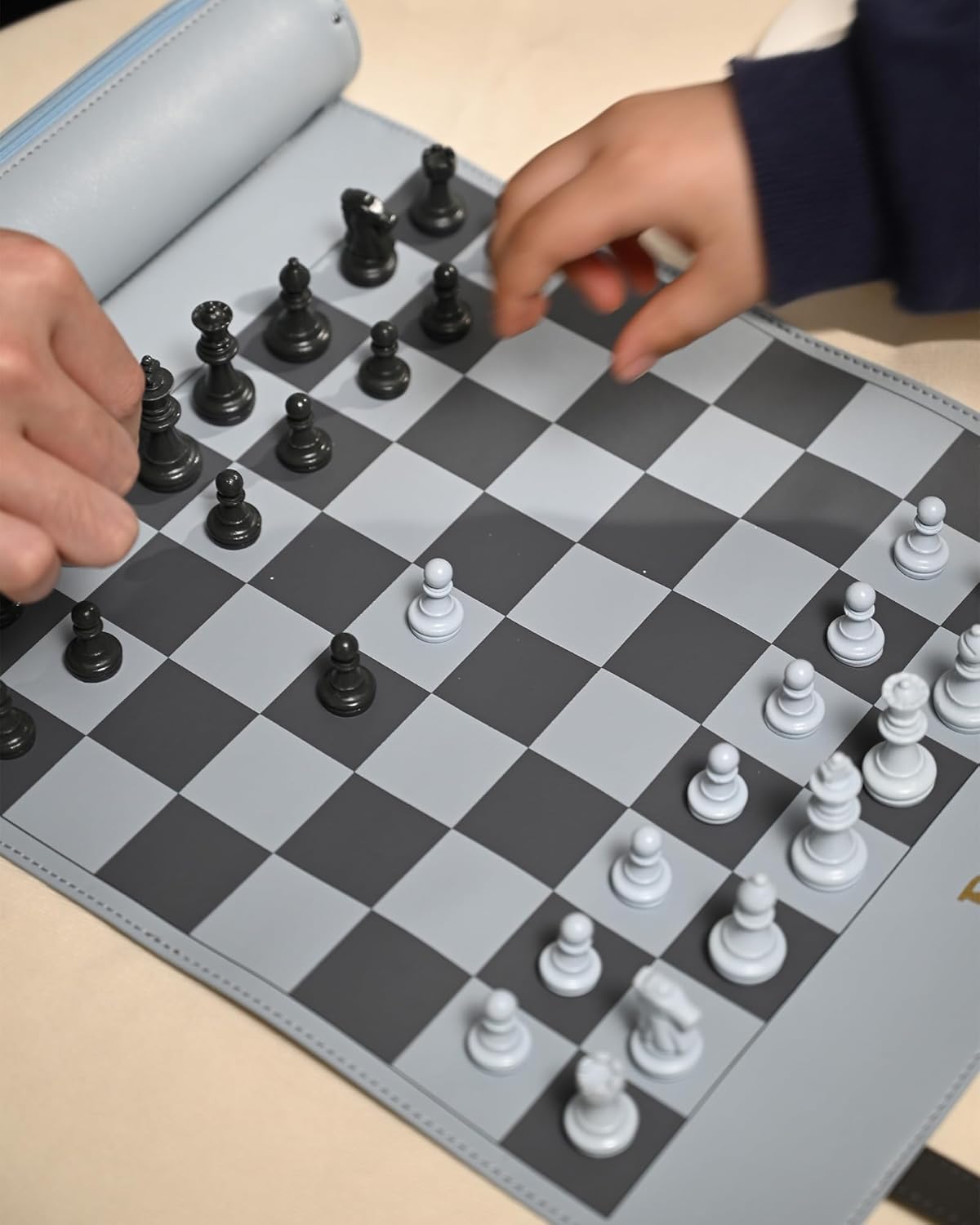 DN DECONATION Portable Travel Chess Set – Roll-Up Leather Board with Resin Pieces