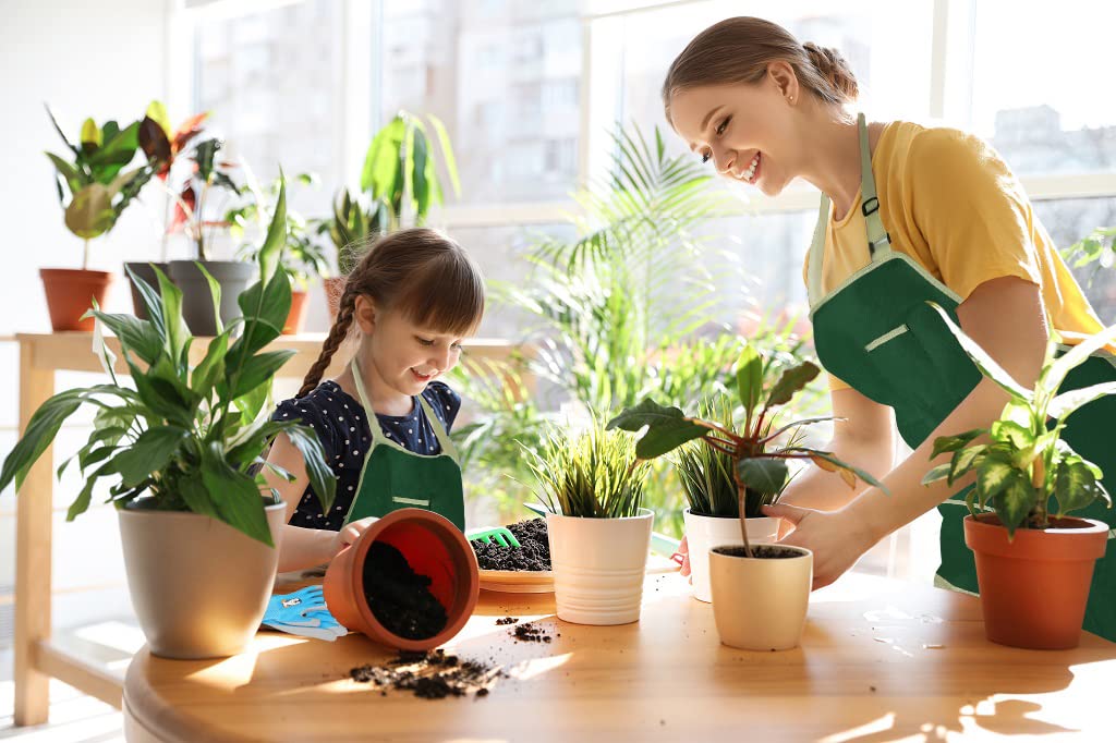 Doiaz Kidz Gardening Set – Real Metal Tools Kit with Sun Hat, Apron & Gloves