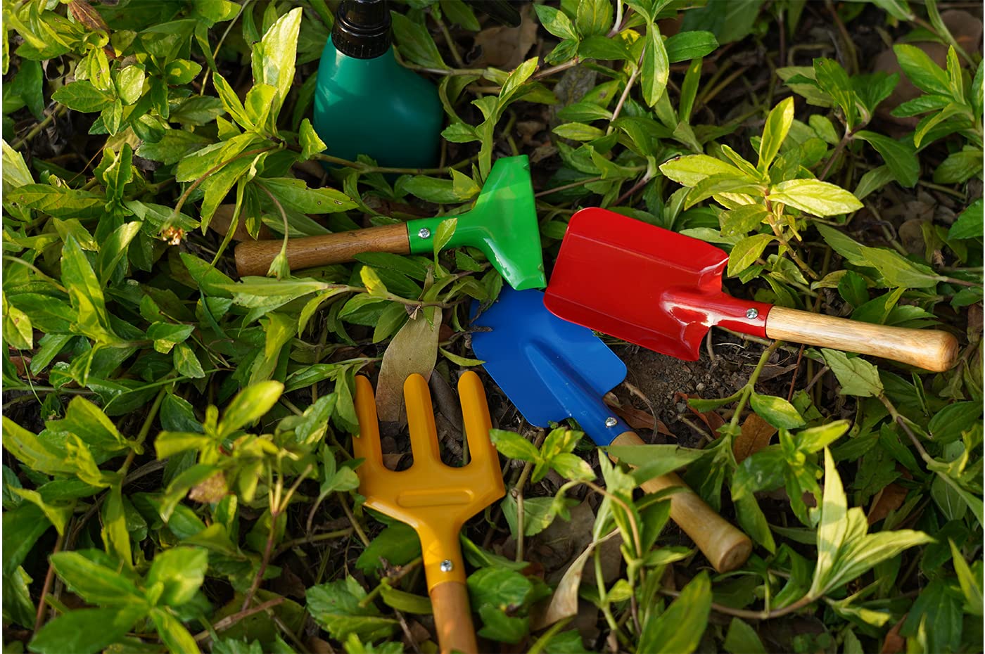 Doiaz Kidz Gardening Tool Set – Kids Garden Tools Kit with Hat & Apron