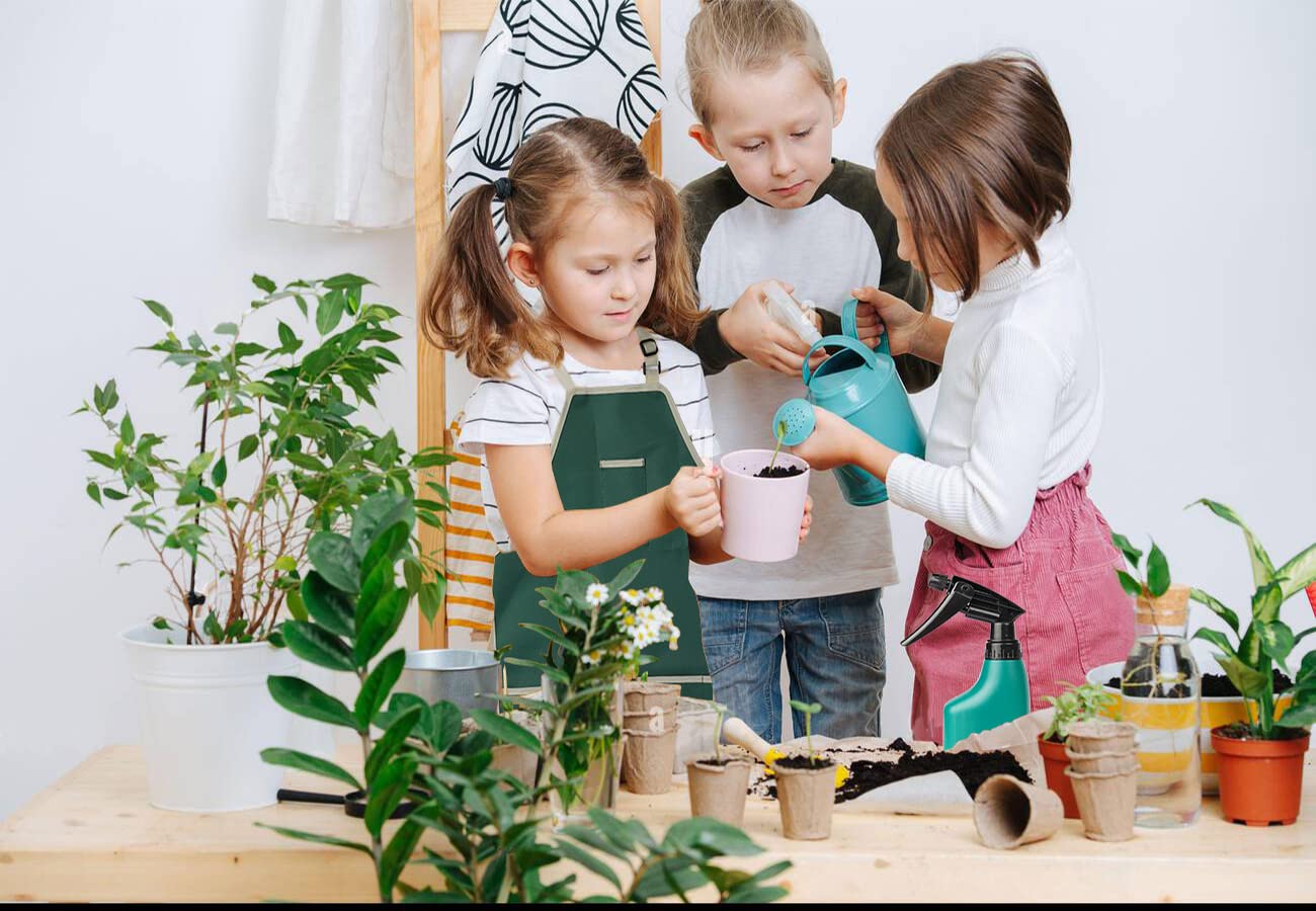 Doiaz Kidz Gardening Tool Set – Kids Garden Tools Kit with Hat & Apron