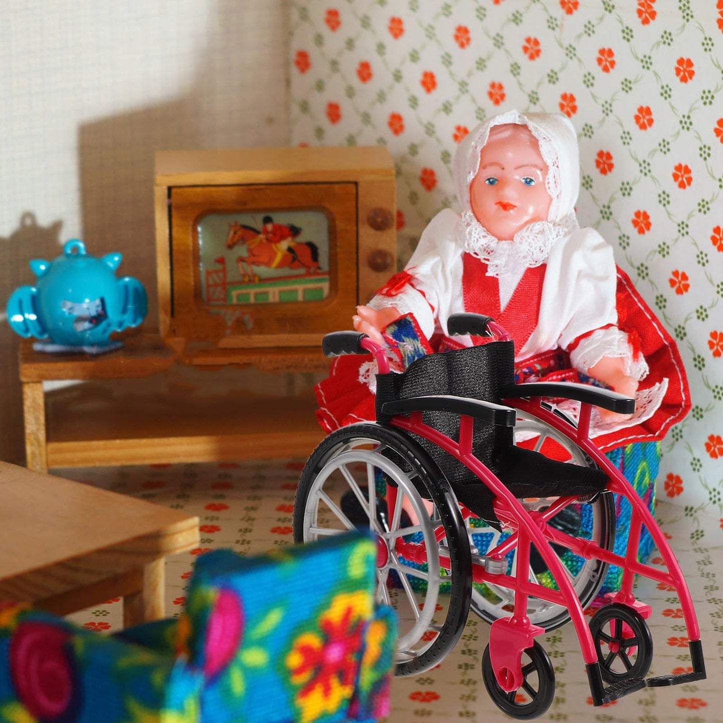 DOITOOL Mini Wheelchair Crutch Props – Realistic Dollhouse Accessory (Red)