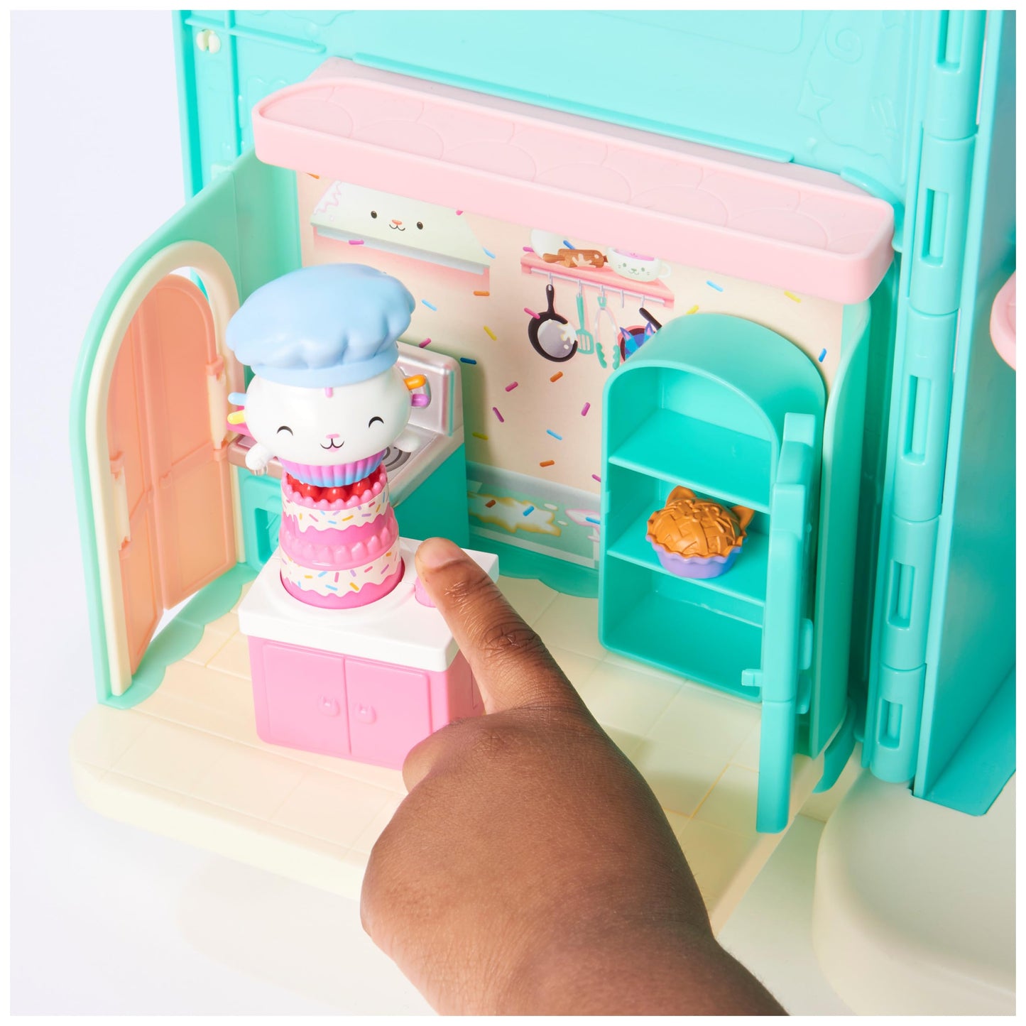 DreamWorks Gabby’s Dollhouse: Bakey with Cakey Kitchen Playset with Deliveries & Accessories