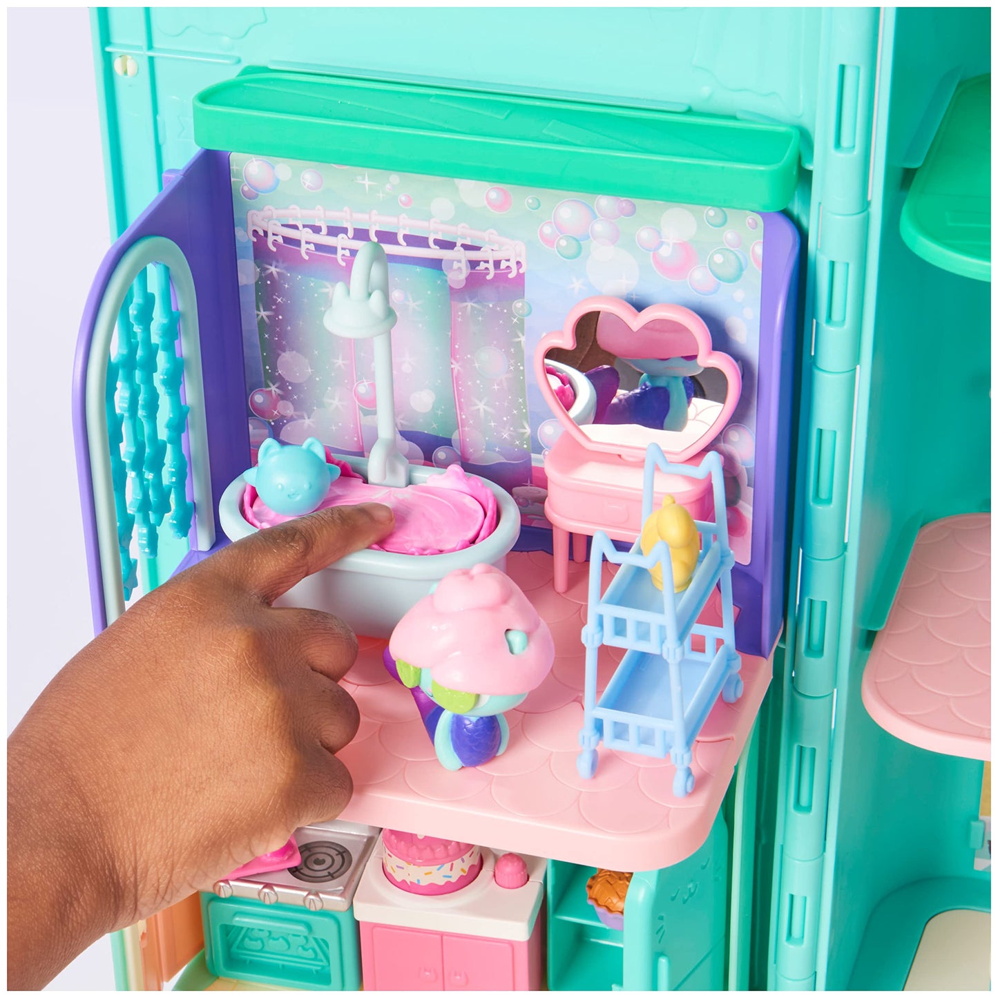Gabby’s Dollhouse Primp & Pamper Bathroom with MerCat – 3 Accessories & 2 Deliveries