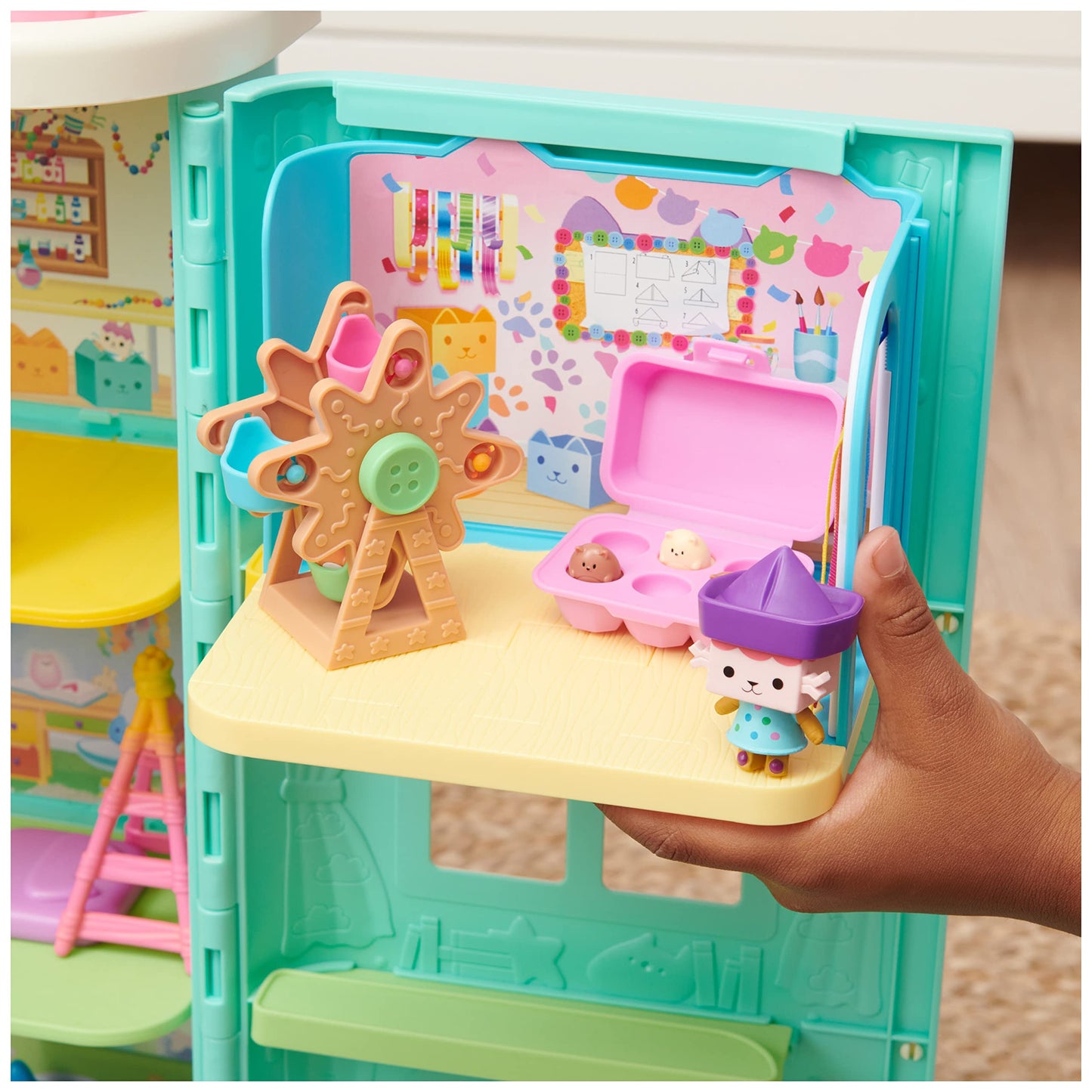 Gabby's Dollhouse Craft-a-riffic Baby Room Box – Cat Character & Surprises